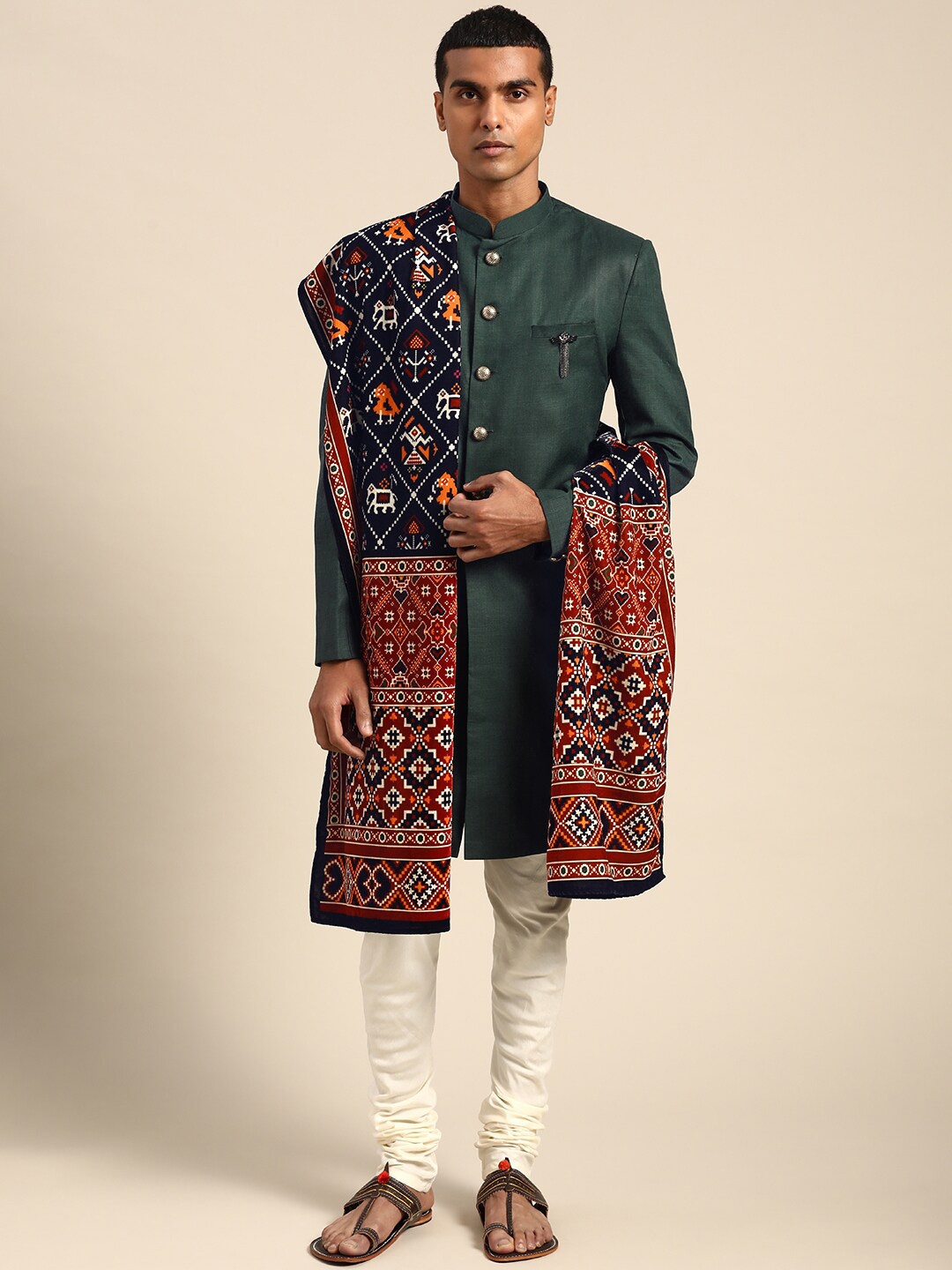 

KISAH Men Ethnic Motifs Printed Velvet Dupatta, Maroon