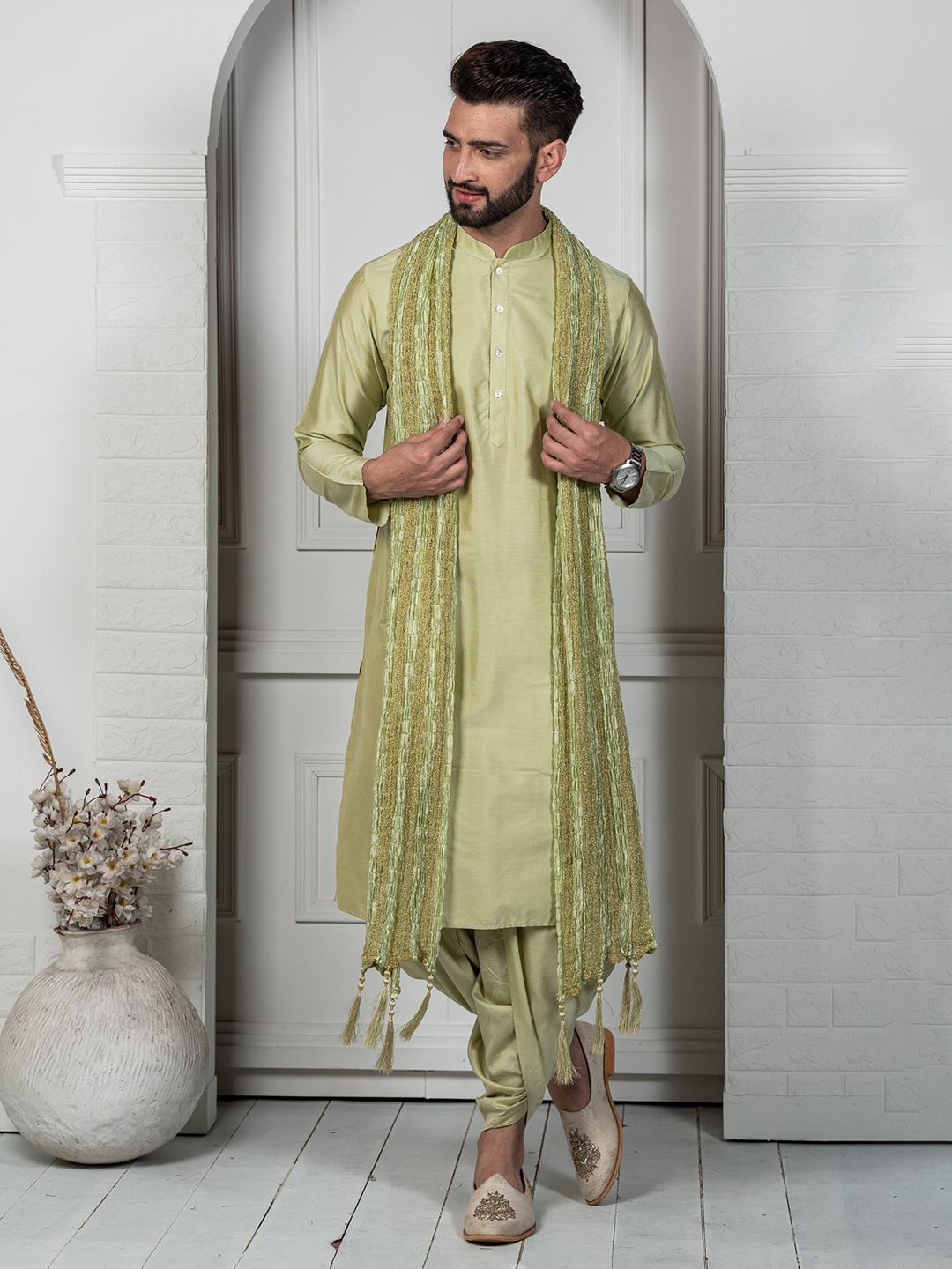 

KISAH Striped Tasselled Bordered Dupatta, Green