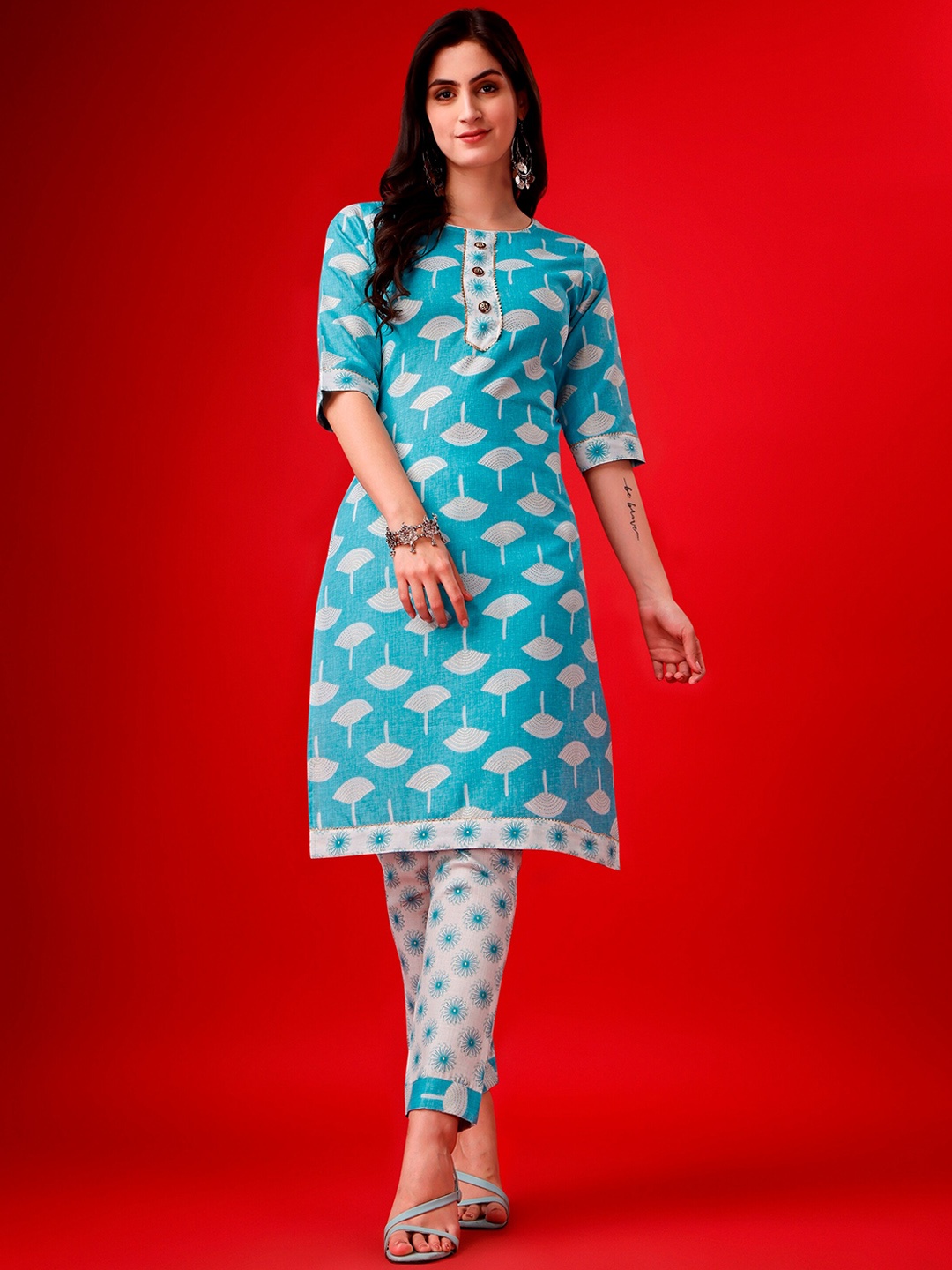 

KALINI Floral Printed Regular Kurta With Trousers, Blue