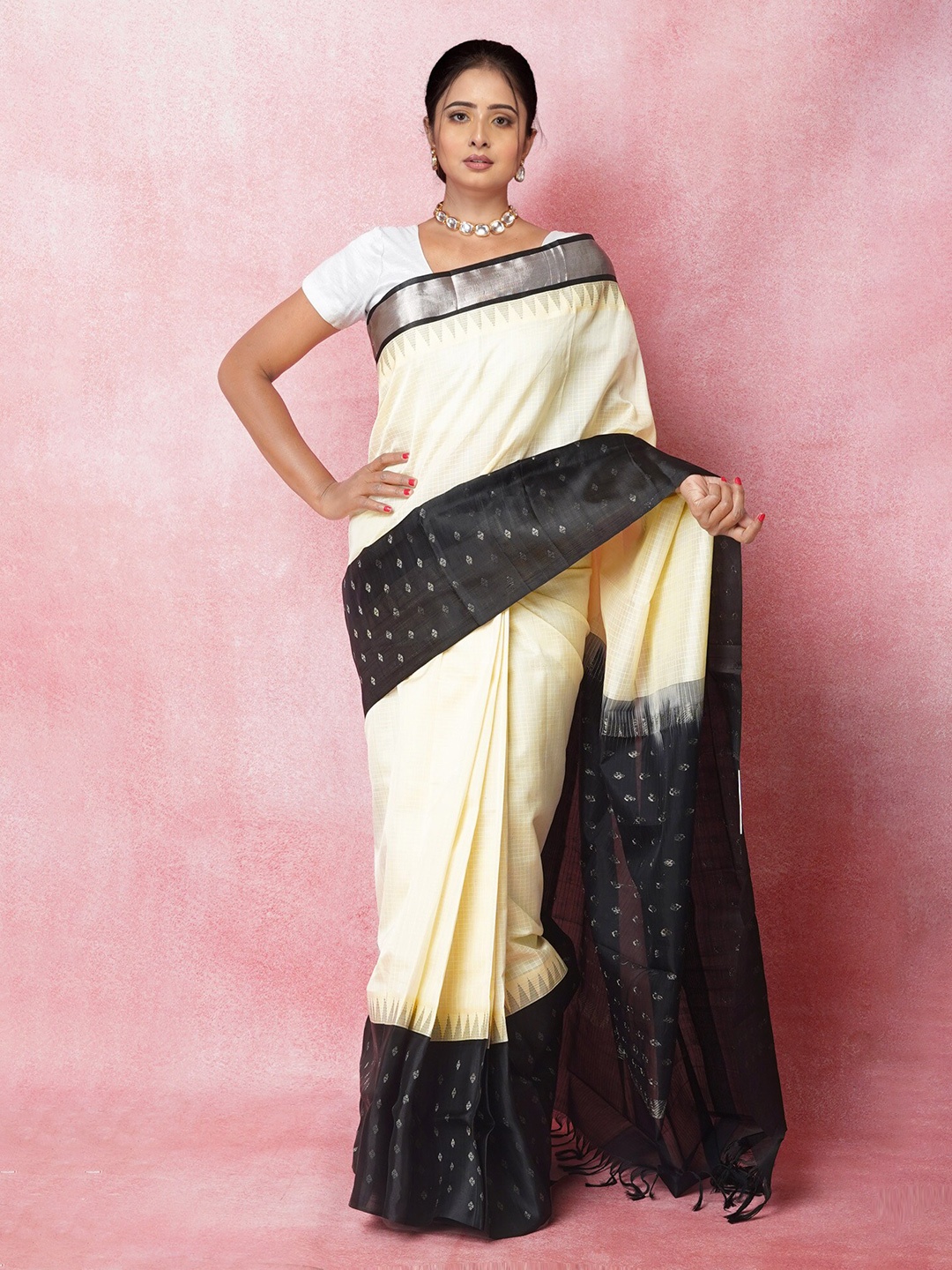 

Unnati Silks Checked Pure Silk Handloom Kanjeevaram Silk Saree, Off white