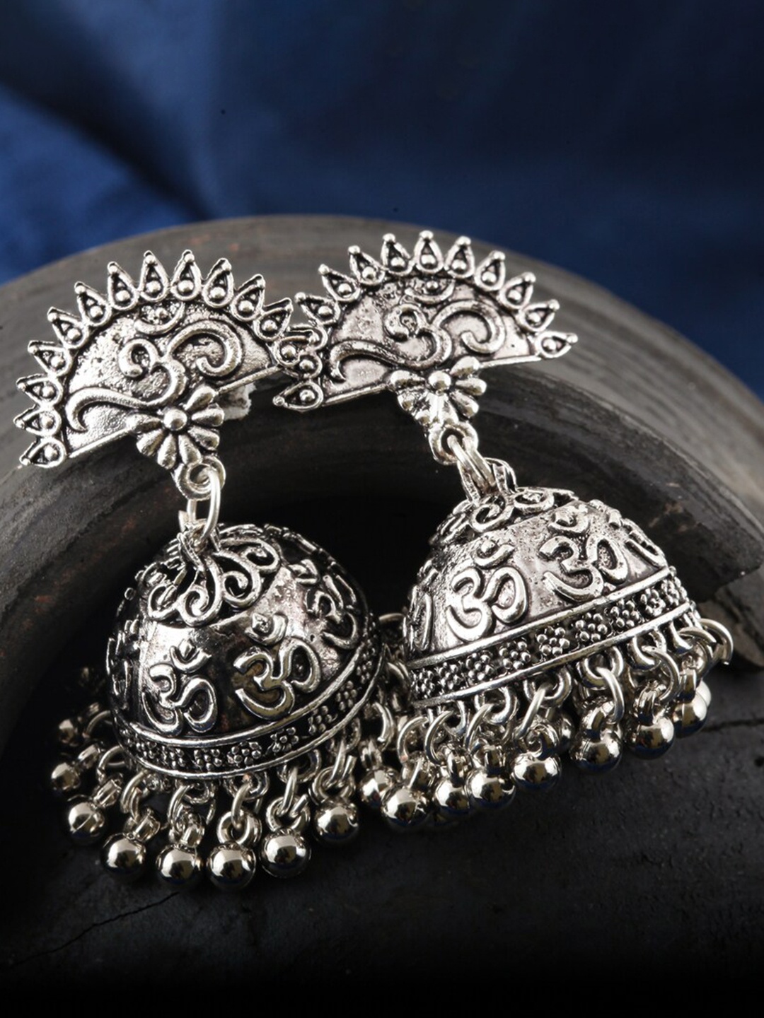 

MEENAZ Silver-Plated Oxidised Beaded Dome Shaped Jhumkas