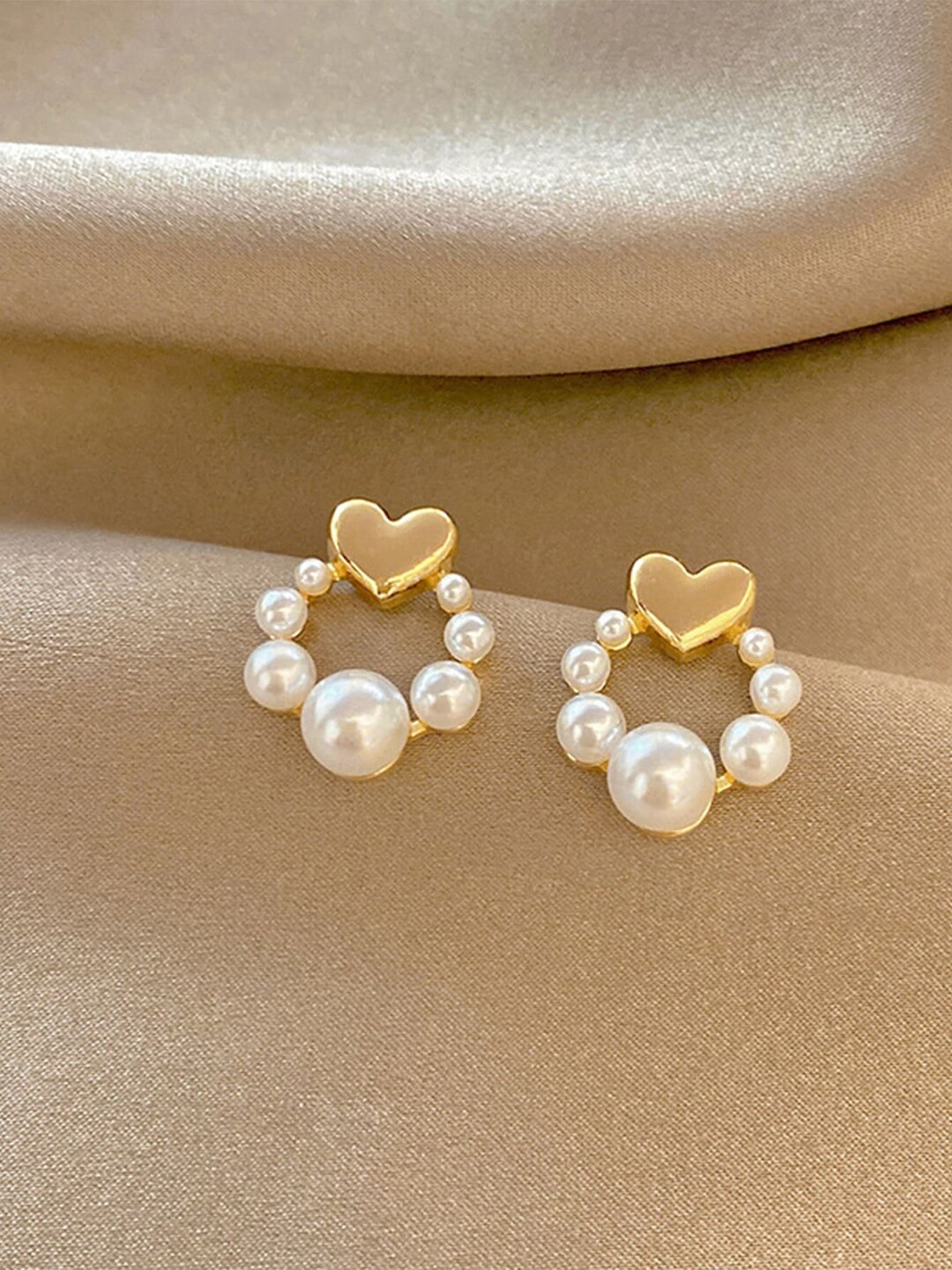 

VAGHBHATT Gold-Plated Circular Stud Earrings, White