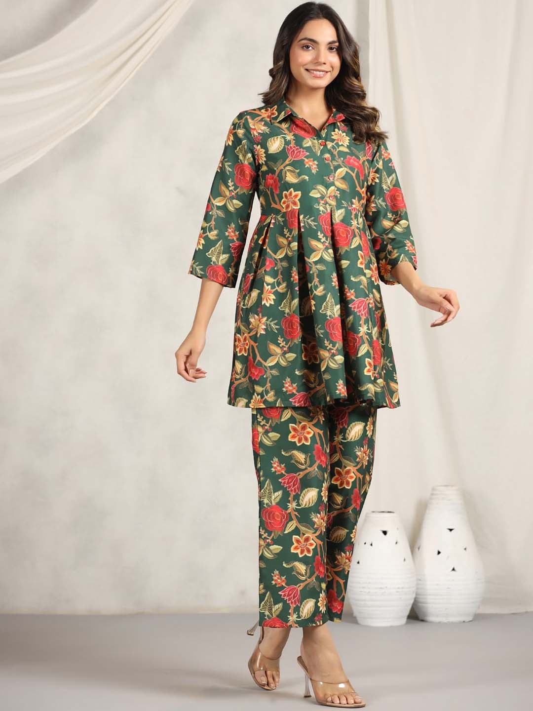 

soan Floral Printed Shirt Collar Pleated A-Line Kurti With Trouser, Green