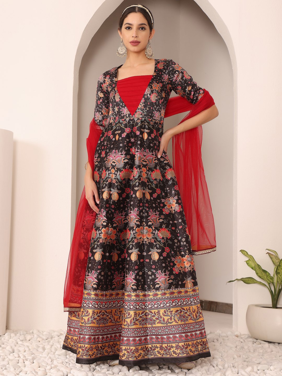 

Ethnovog Floral Printed Anarkali Kurta With Salwar & Dupatta, Black