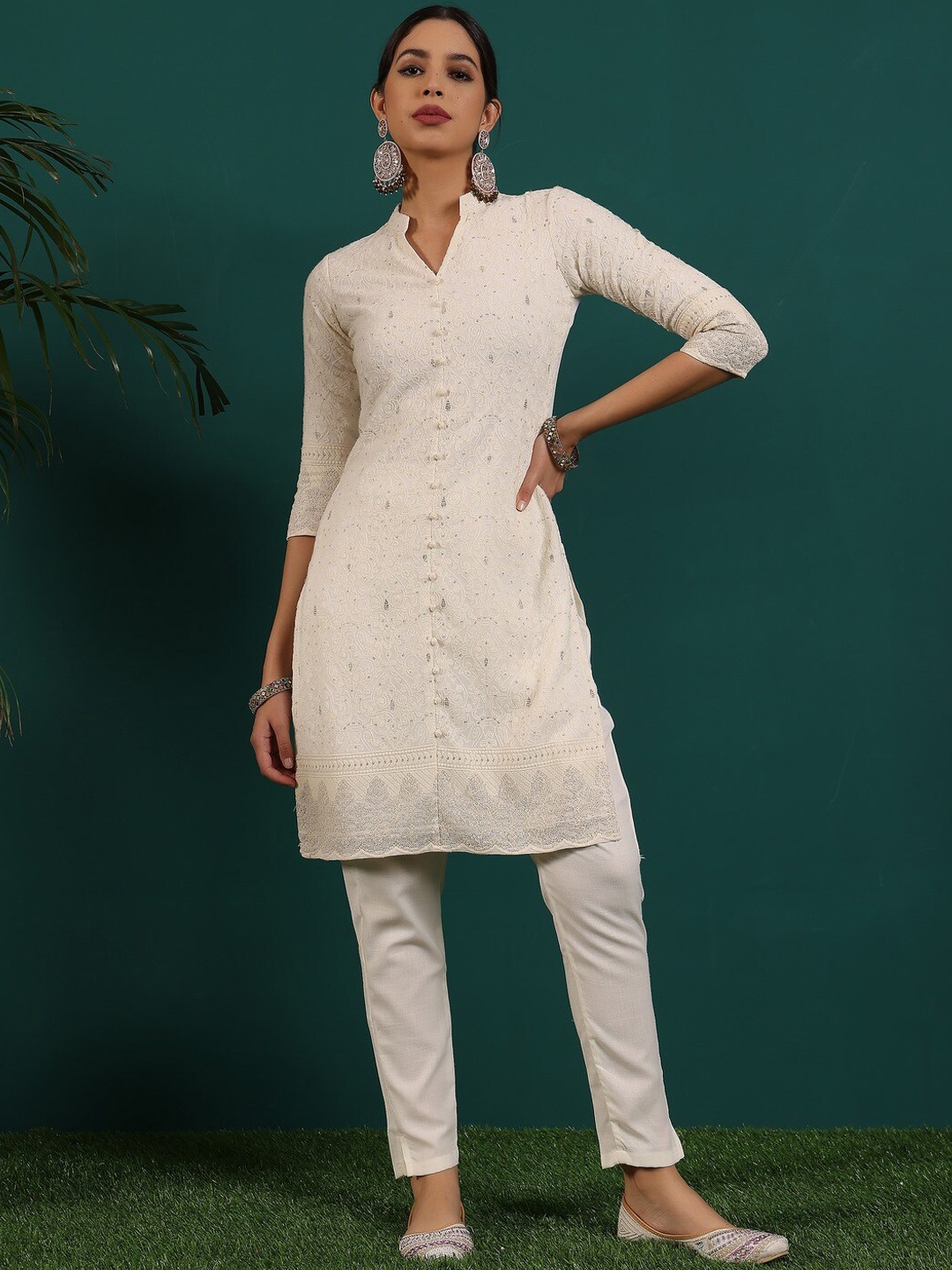 

Ethnovog Floral Embroidered Sequinned Kurta With Trousers & Dupatta, White
