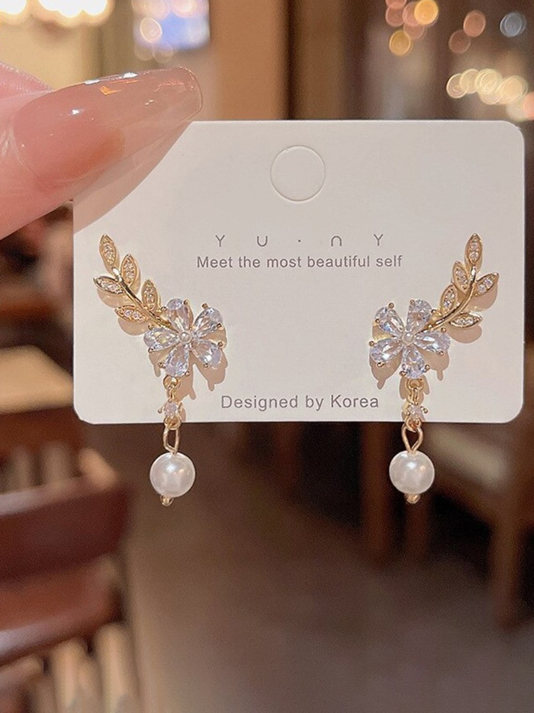 

DressBerry Contemporary Drop Earrings, Gold