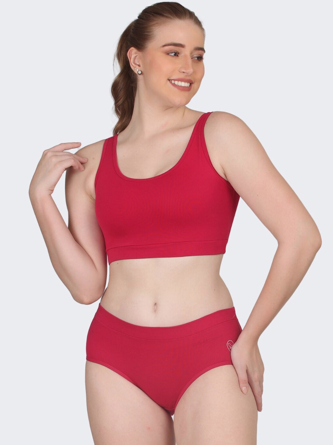 

POOJA RAGENEE Round-Neck Non-Padded Skin Breathable & Smooth Sports Bra With Brief, Magenta