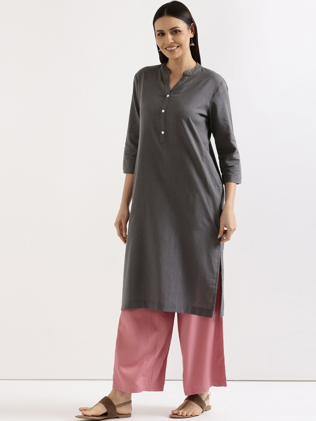 

SAADAA Mandarin Collar Three-Quarter Sleeves Straight Kurta, Grey