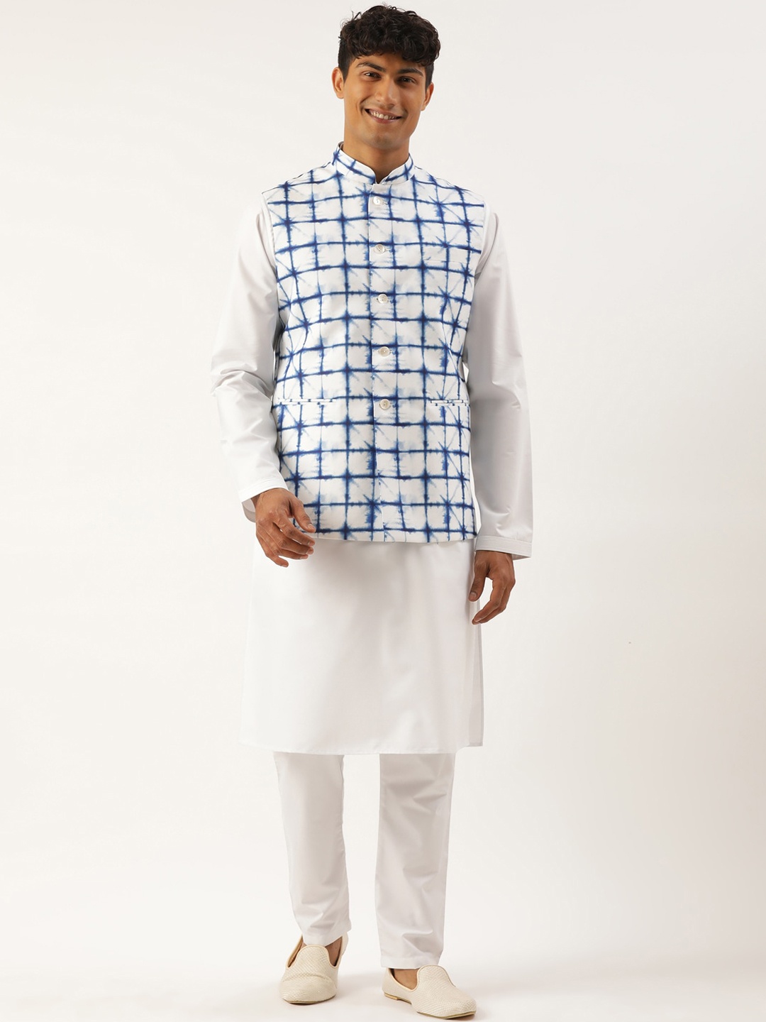 

TheEthnic.Co Mandarin Collar Pure Cotton Kurta With Pyjamas & Nehru Jacket, White