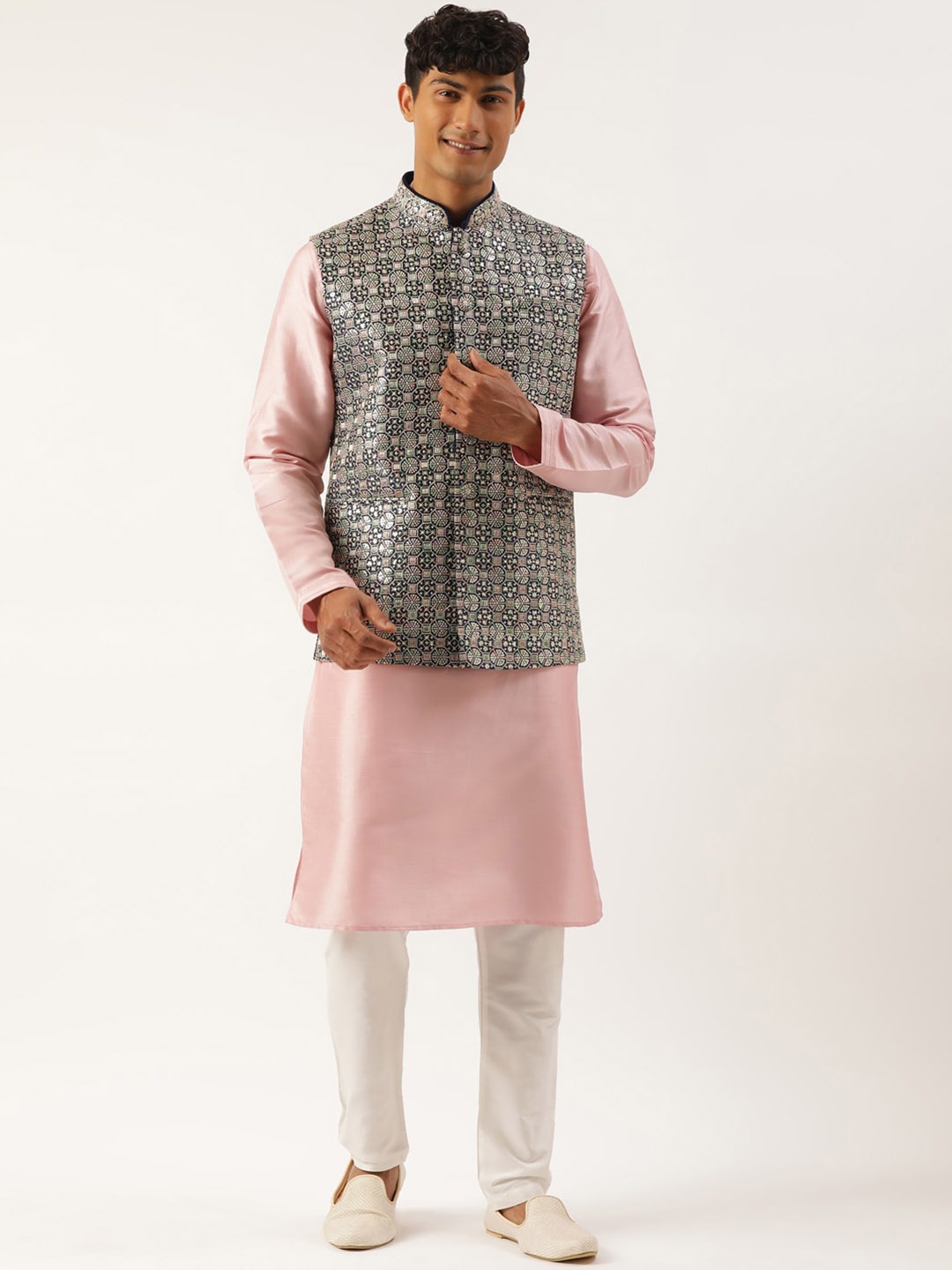 

TheEthnic.Co Mandarin Collar Kurta with Pyjamas & Embroidered Nehru Jacket, Pink