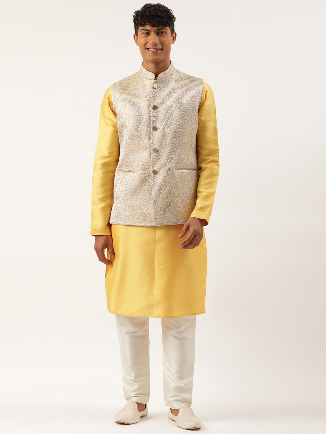 

TheEthnic.Co Mandarin Collar Kurta & Pyjamas With Nehru Jacket, Grey