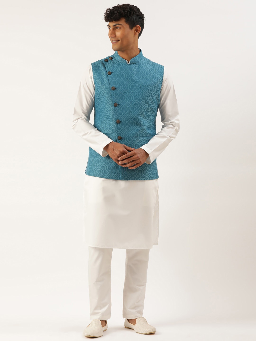 

TheEthnic.Co Mandarin Collar Pure Cotton Kurta with Pyjamas & Nehru Jacket, White