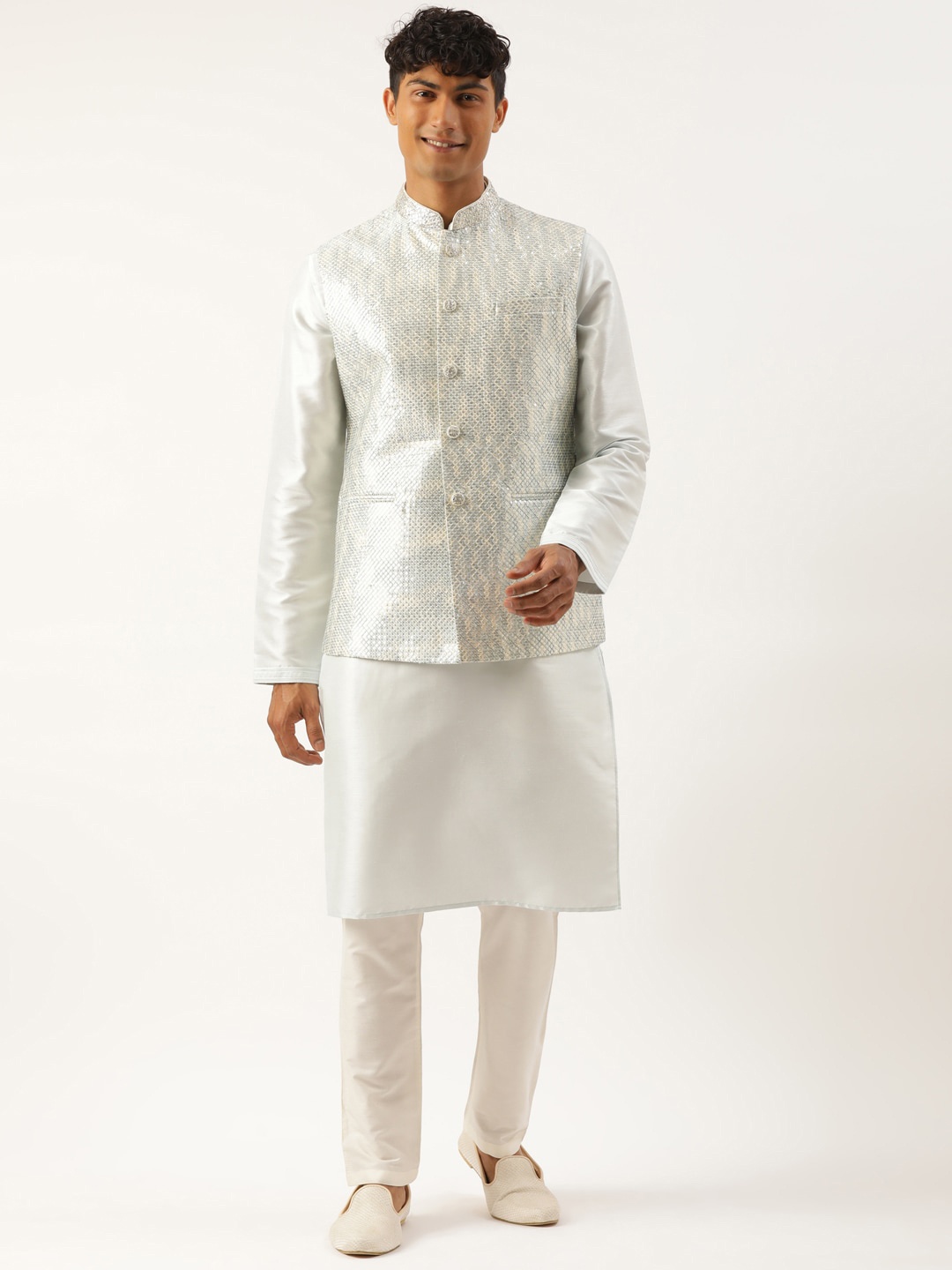 

TheEthnic.Co Mandarin Collar Regular Kurta With Pyjamas & Sequined Embroidered Jacket, White