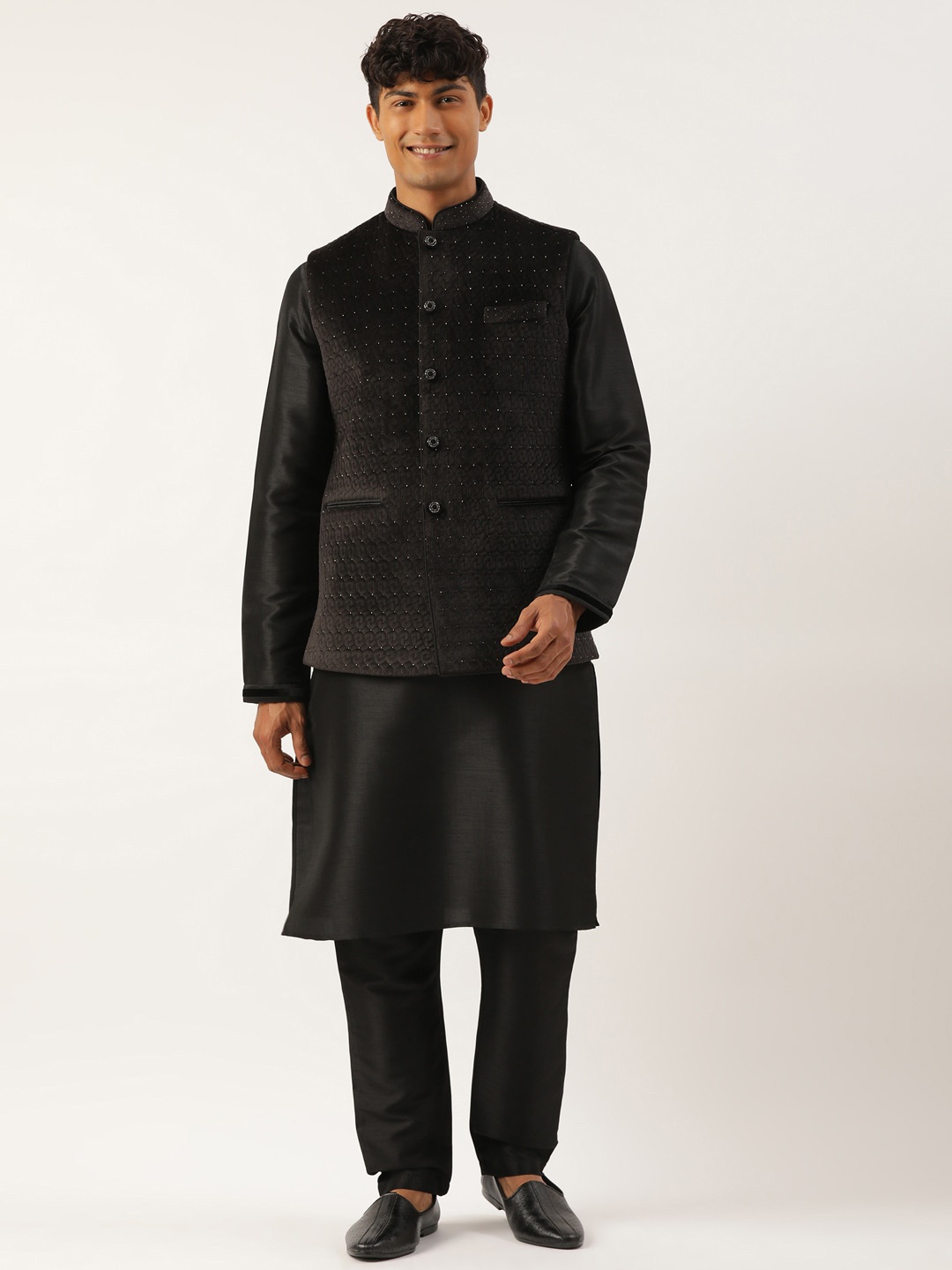 

TheEthnic.Co Mandarin Collar Kurta with Pyjamas & Nehru Jacket, Black