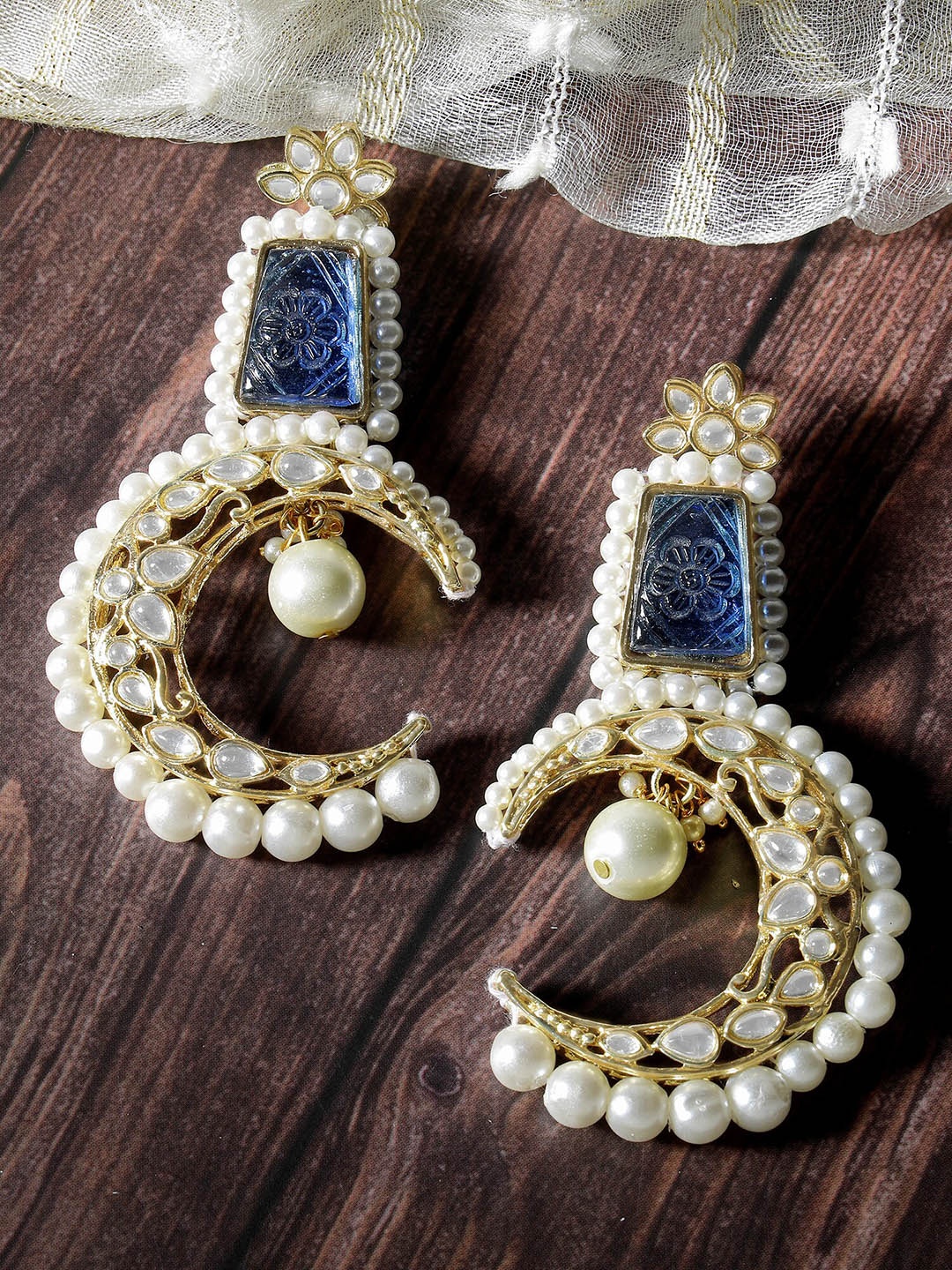 

KARATCART Gold-Plated Kundan-Studded Drop Earrings