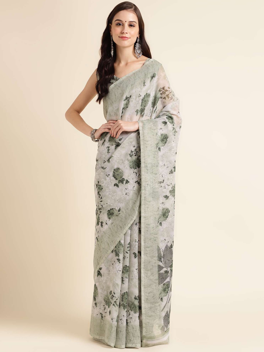 

Mitera Grey Floral Printed Pure Georgette Saree