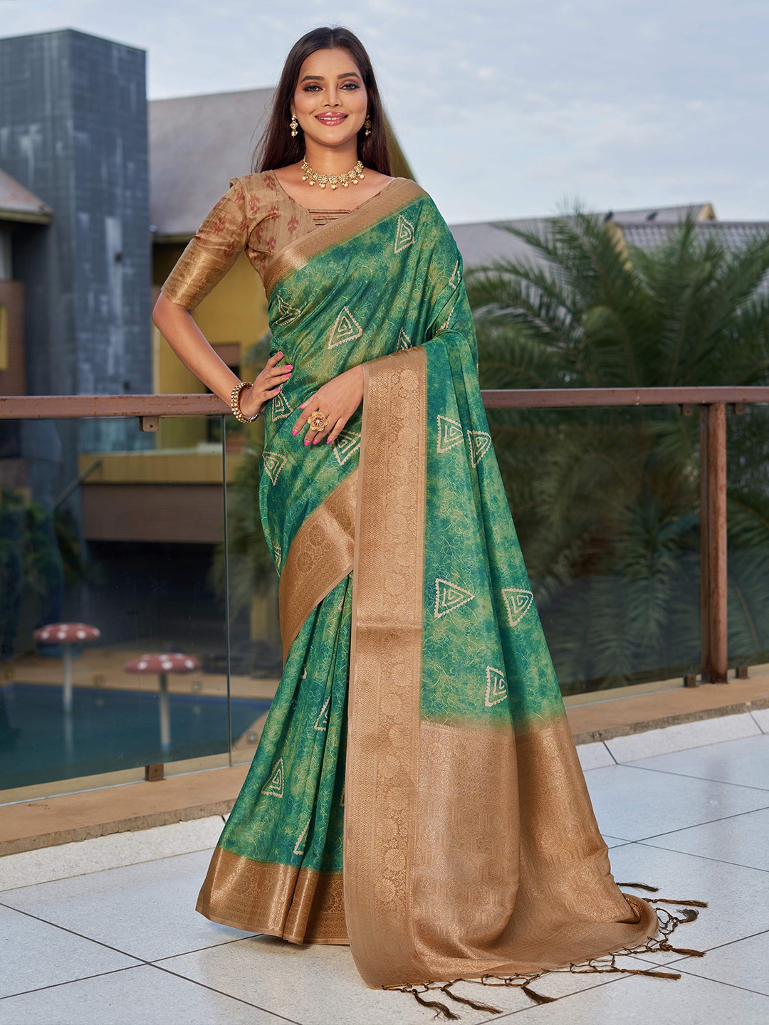 

Mitera Floral Woven Design Pure Silk Saree, Sea green