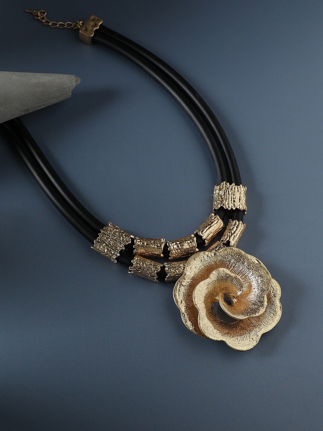 

SOHI Alloy Gold-Plated Statement Necklace