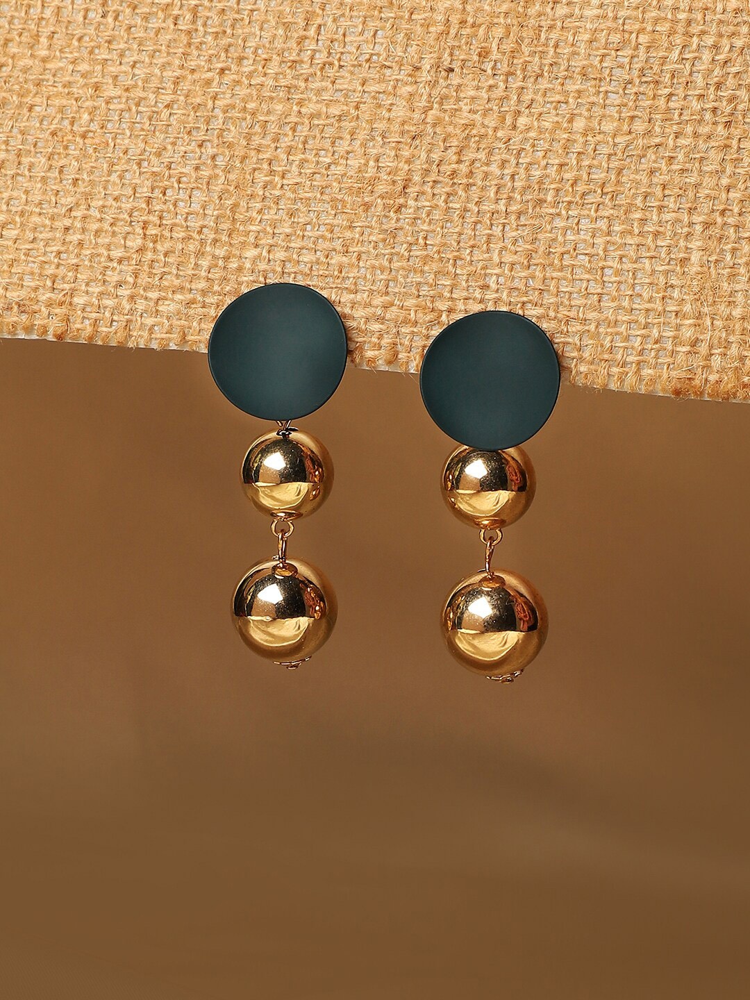 

SOHI Gold Plated Drop Earrings