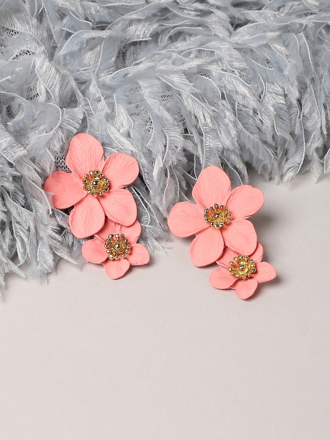 

SOHI Gold-Plated Floral Drop Earrings