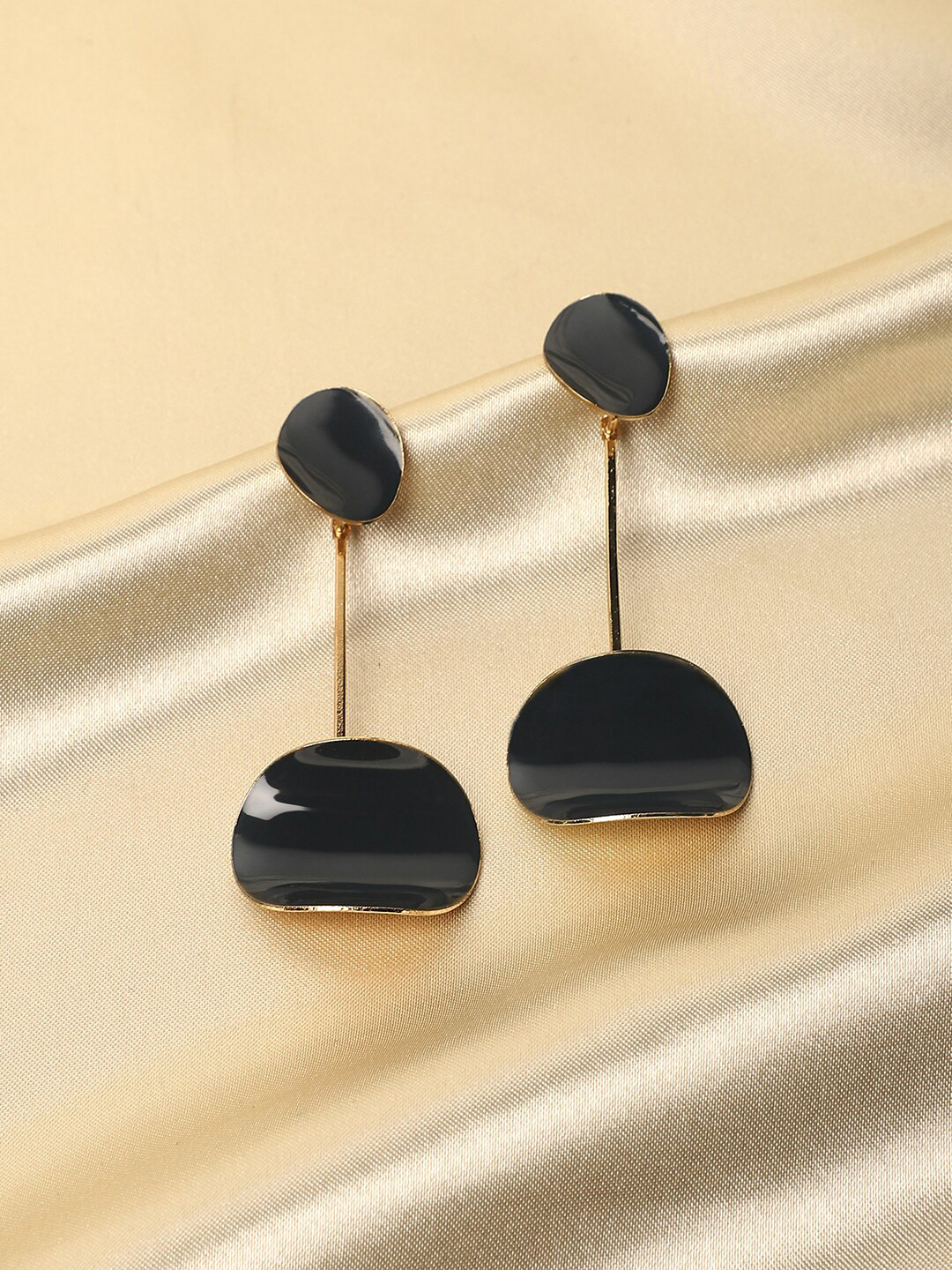 

SOHI Gold-Plated Contemporary Drop Earrings