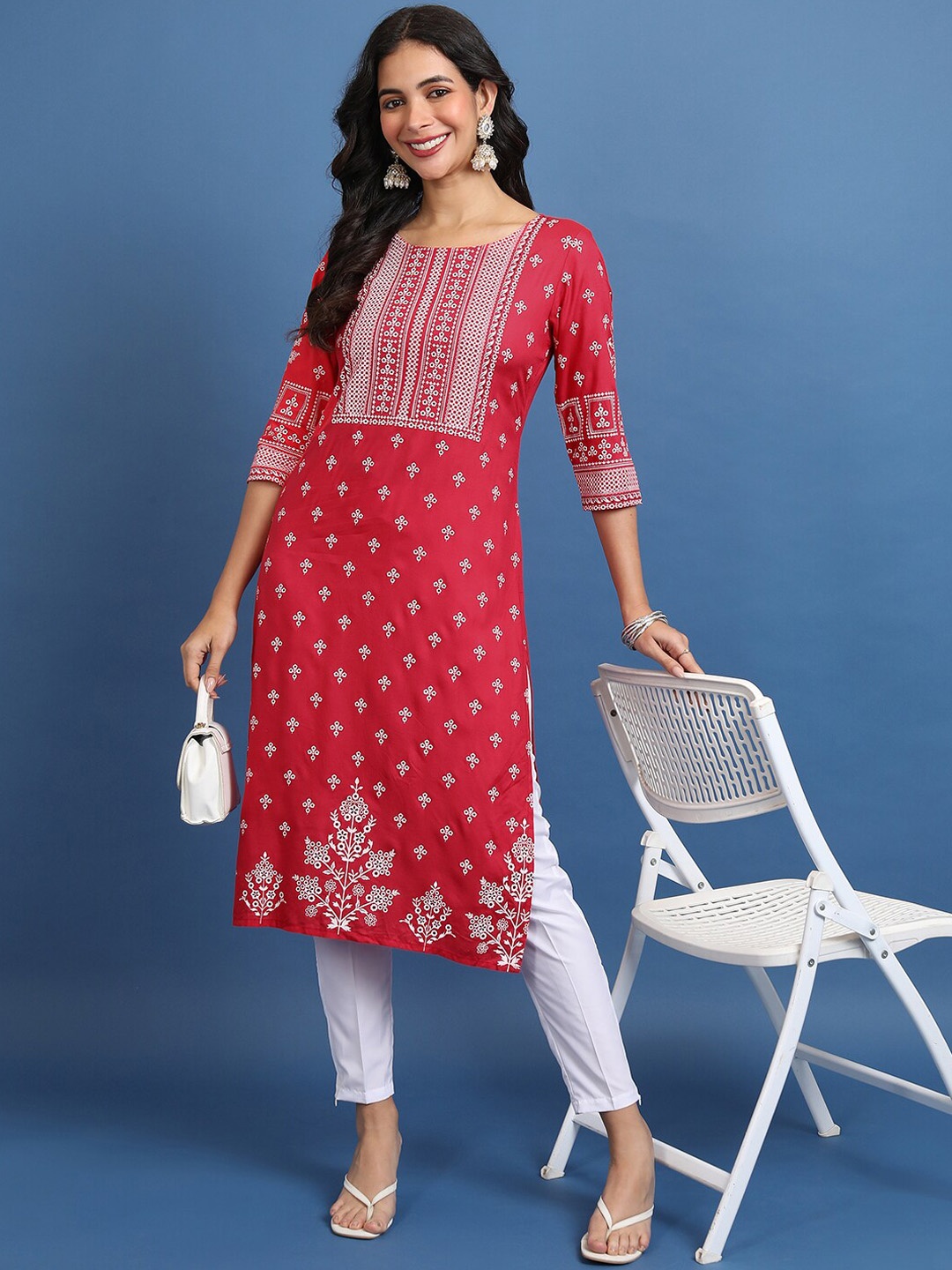 

Vishudh Pink & Off White Ethnic Motifs Printed Straight Kurta