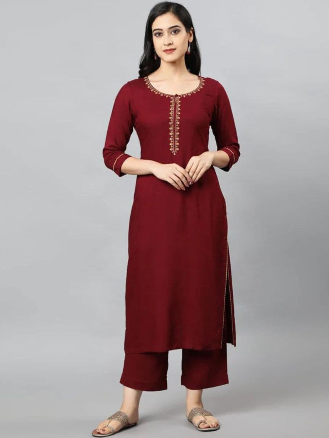 

Mera Rang Floral Yoke Design Thread Work Straight Kurta With Trousers, Maroon