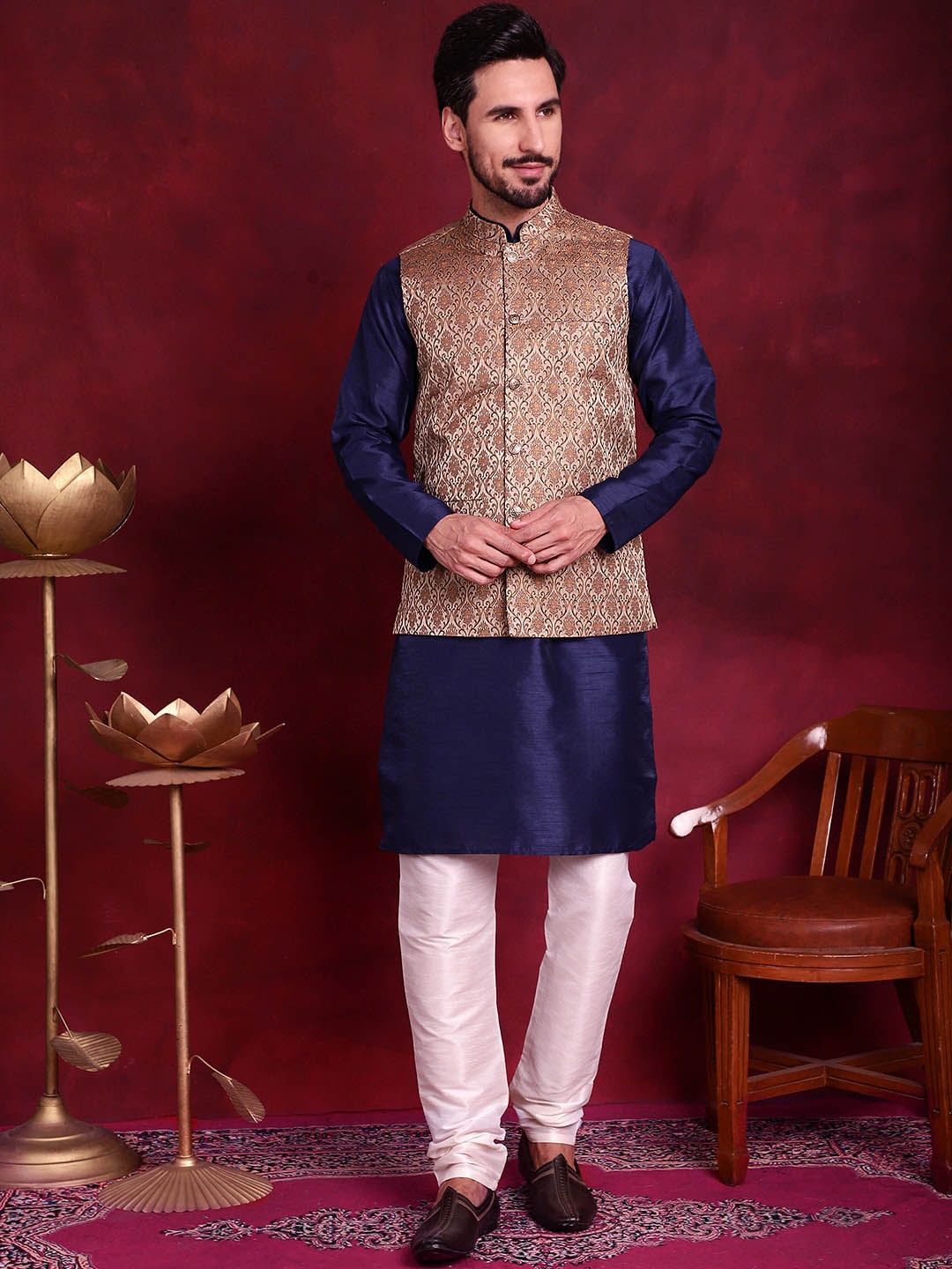 

Jompers Mandarin Collar Straight Kurta With Churidar & Nehru Jacket, Navy blue