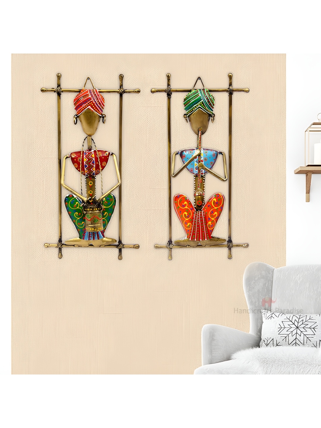 HANDICRAFTS PARADISE 2 Pieces Red & Green Metal Musician Wall Decor