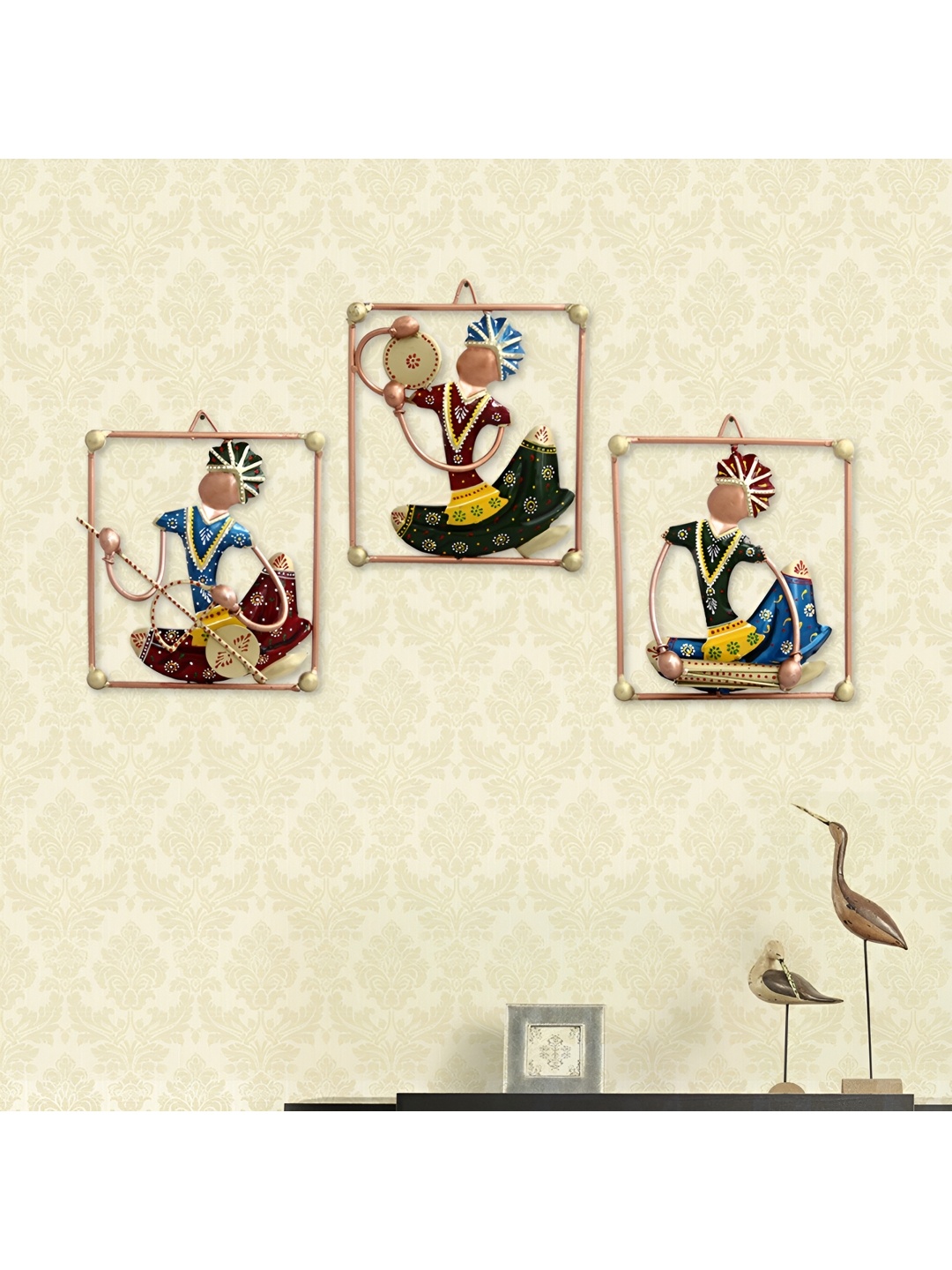 

HANDICRAFTS PARADISE 3 Pieces Red & Green Metal Tribal Rajasthani Musician Wall Decor