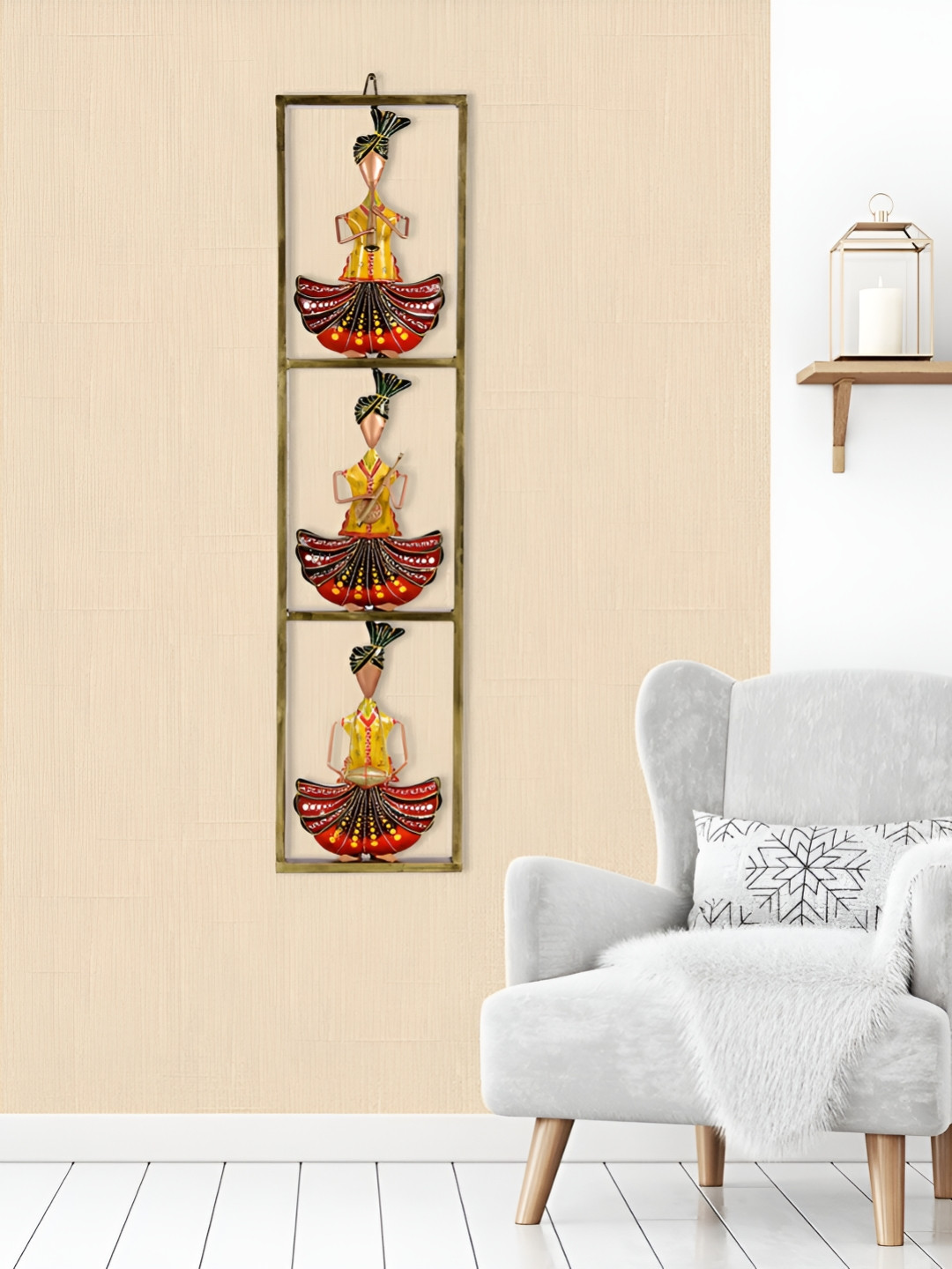 

HANDICRAFTS PARADISE Red & Green Metal Musician Wall Decor