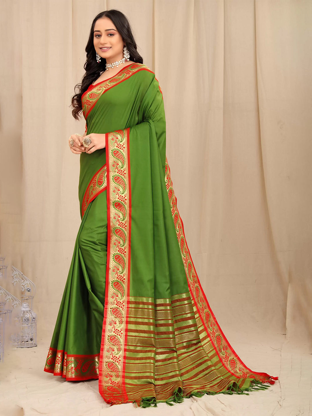 

Ekta Textiles Woven Design Zari Silk Cotton Banarasi Saree, Green