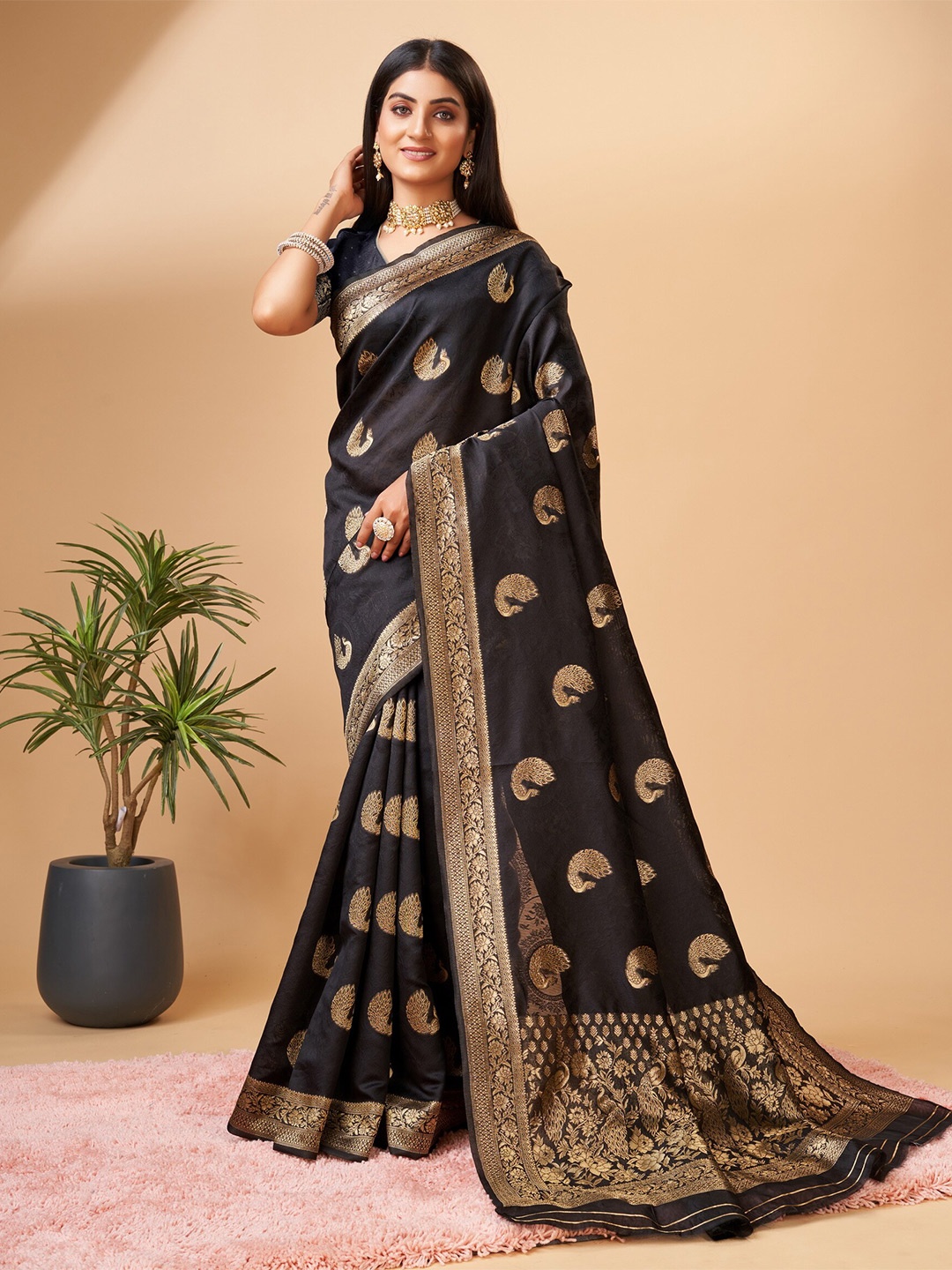 

Ekta Textiles Ethnic Motifs Woven Design Zari Pure Silk Banarasi Saree, Black