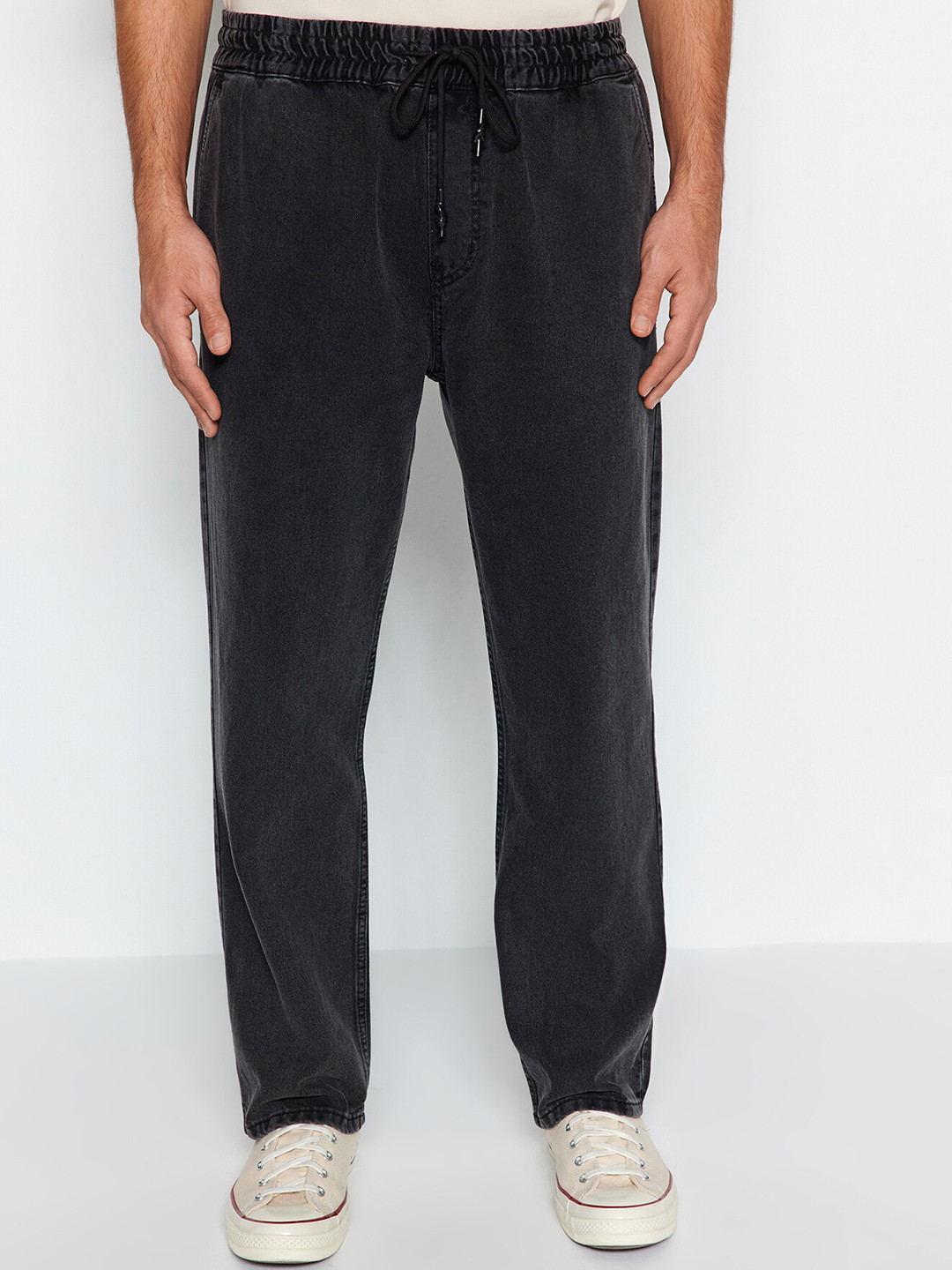 

Trendyol Men Mid-Rise Clean Look Pure Cotton Jeans, Black