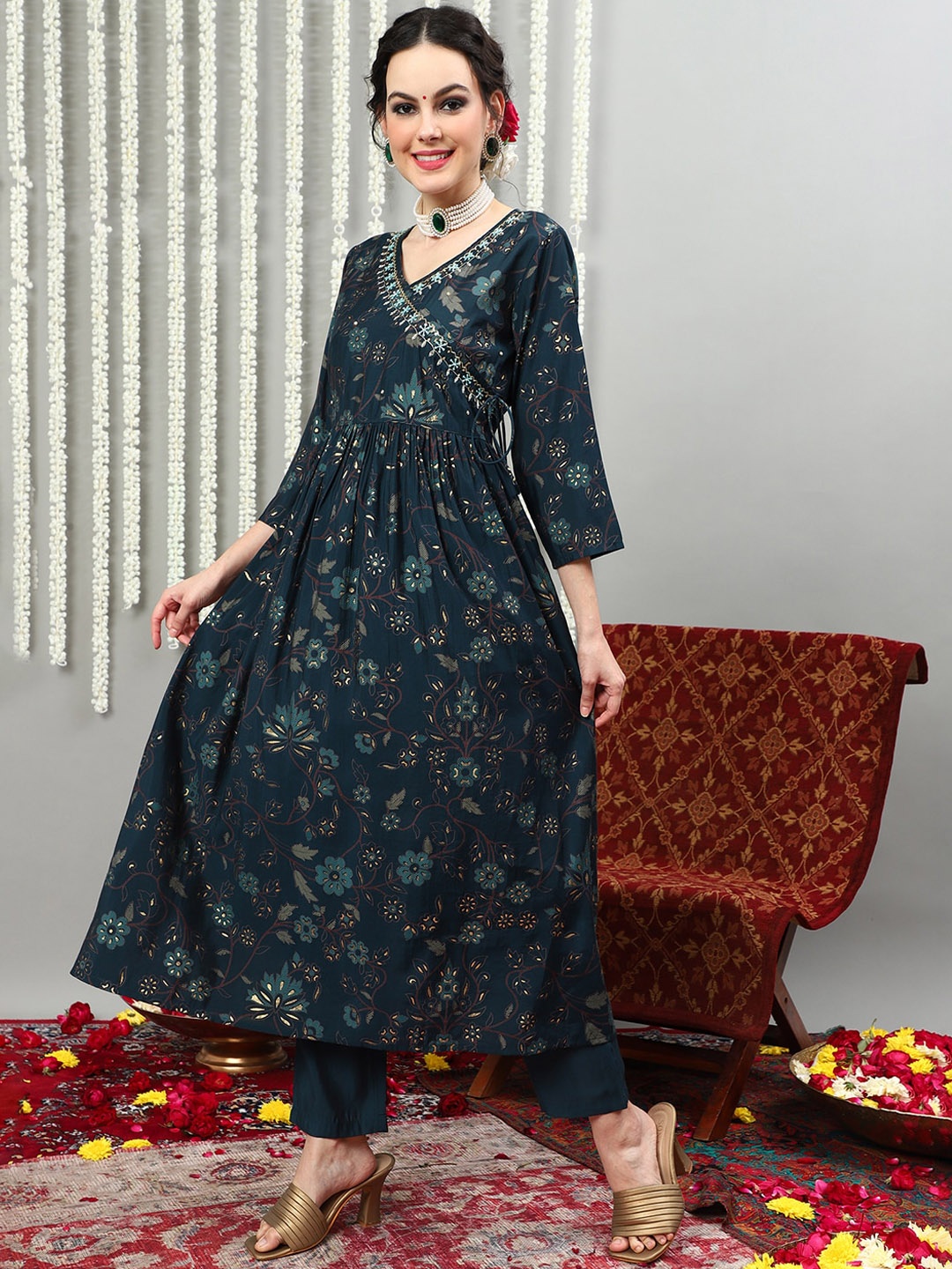

Sangria Floral Printed Angrakha Anarkali V-Neck Pure Silk Kurta Set & Dupatta, Navy blue