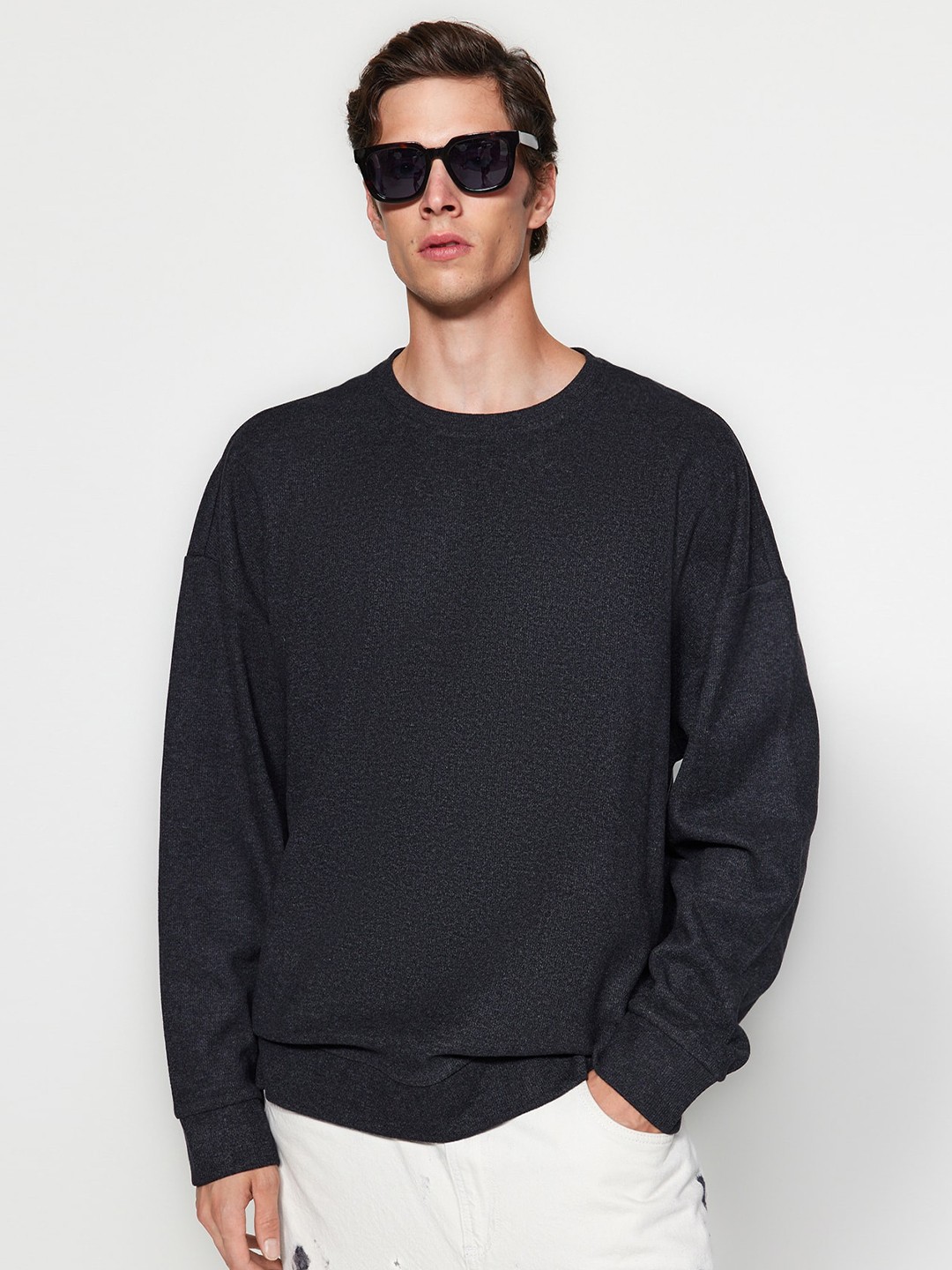 

Trendyol Round Neck Sweatshirt, Black