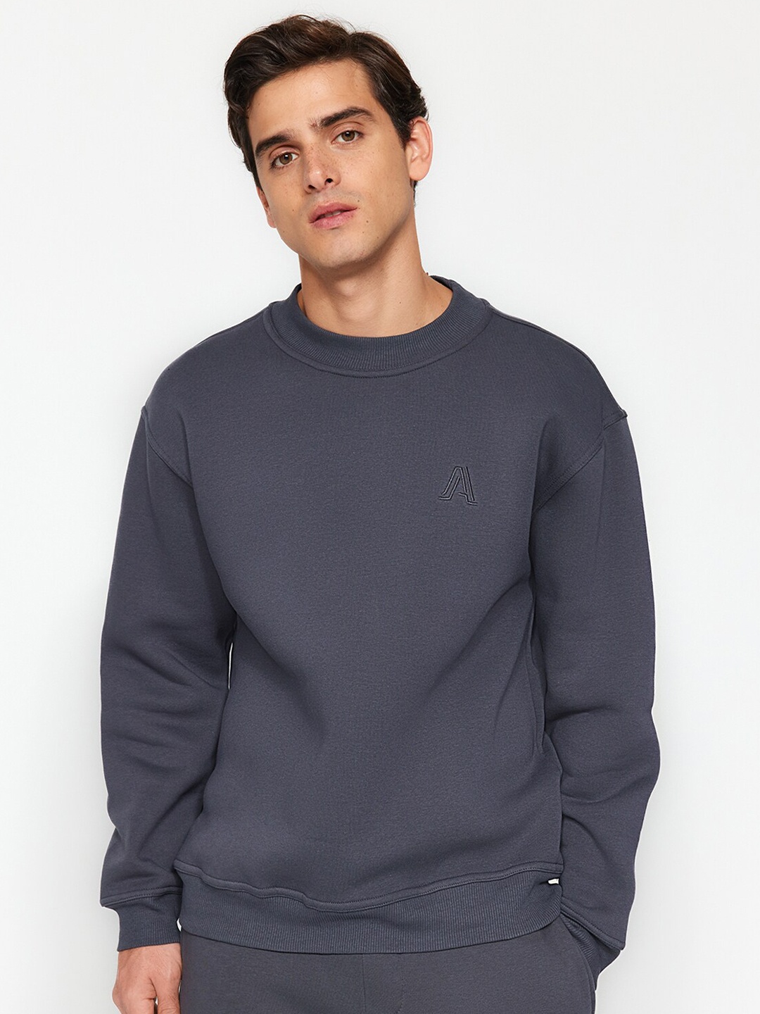 

Trendyol Round Neck Sweatshirt, Grey