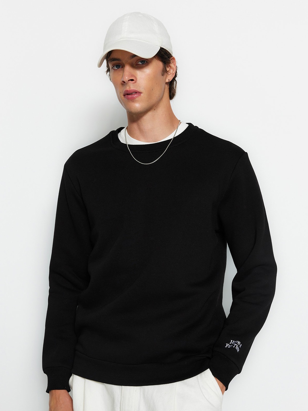 

Trendyol Round Neck Pullover Sweatshirt, Black