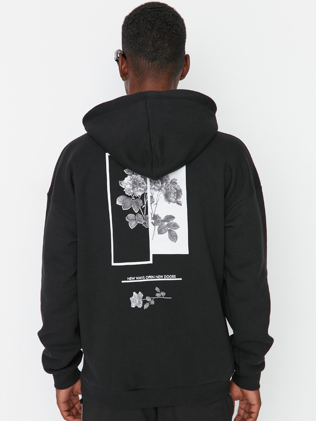 

Trendyol Graphic Printed Hooded Pullover, Na