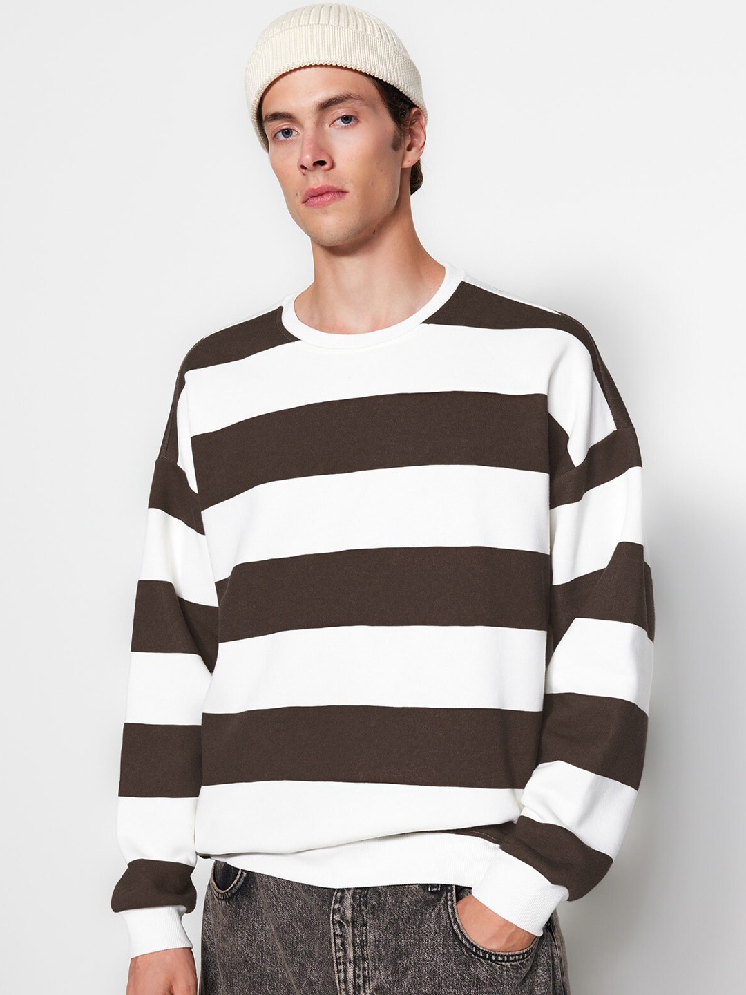 

Trendyol Unisex Round Neck Striped Pullover, White
