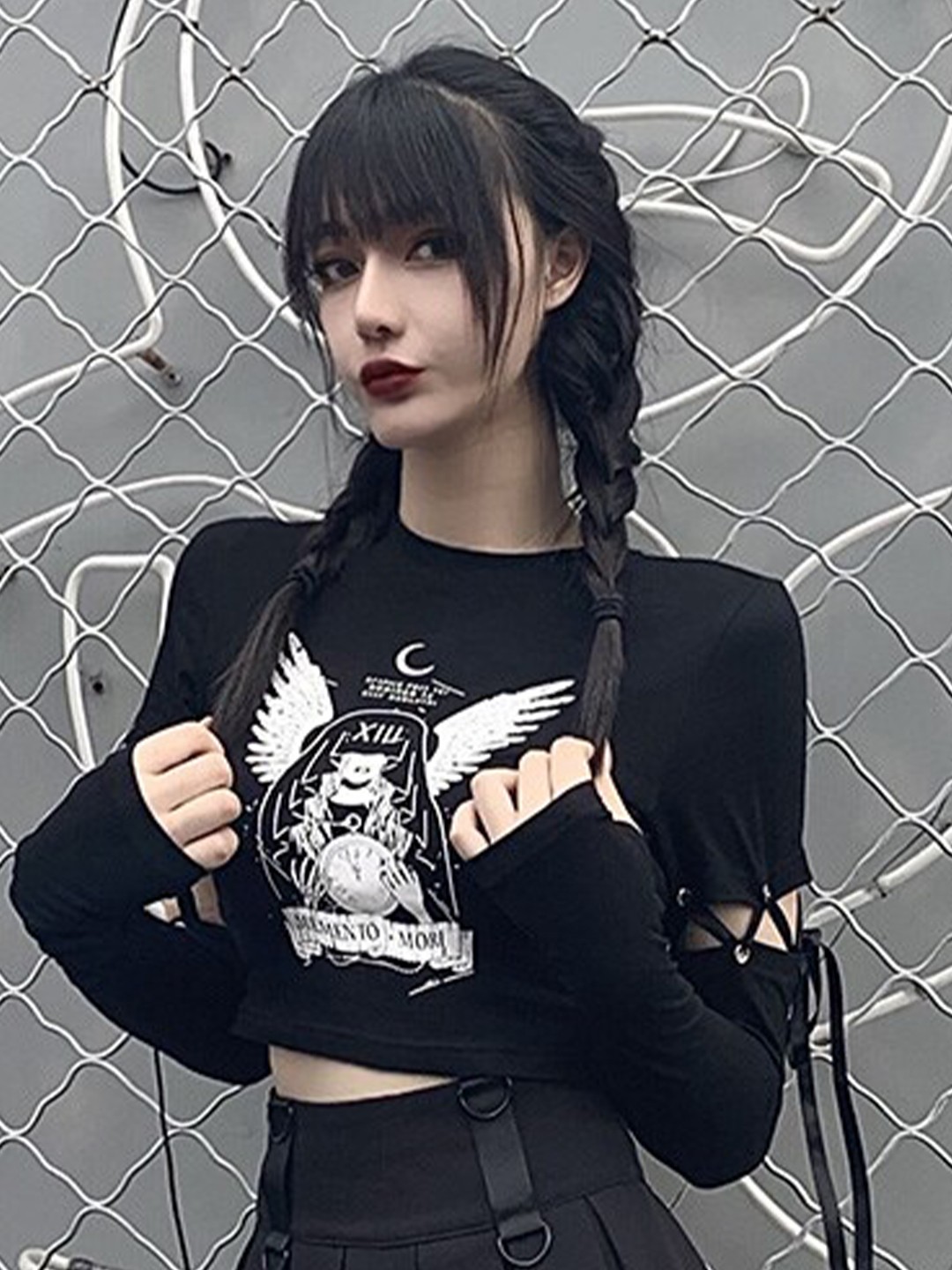 

StyleCast Black & White Graphic Printed Tie Up Fitted Crop Top
