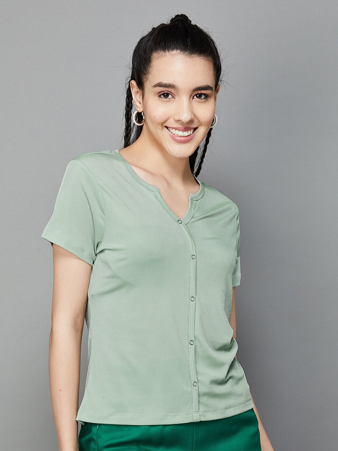 

Fame Forever by Lifestyle Round Neck Short Sleeves Top, Green