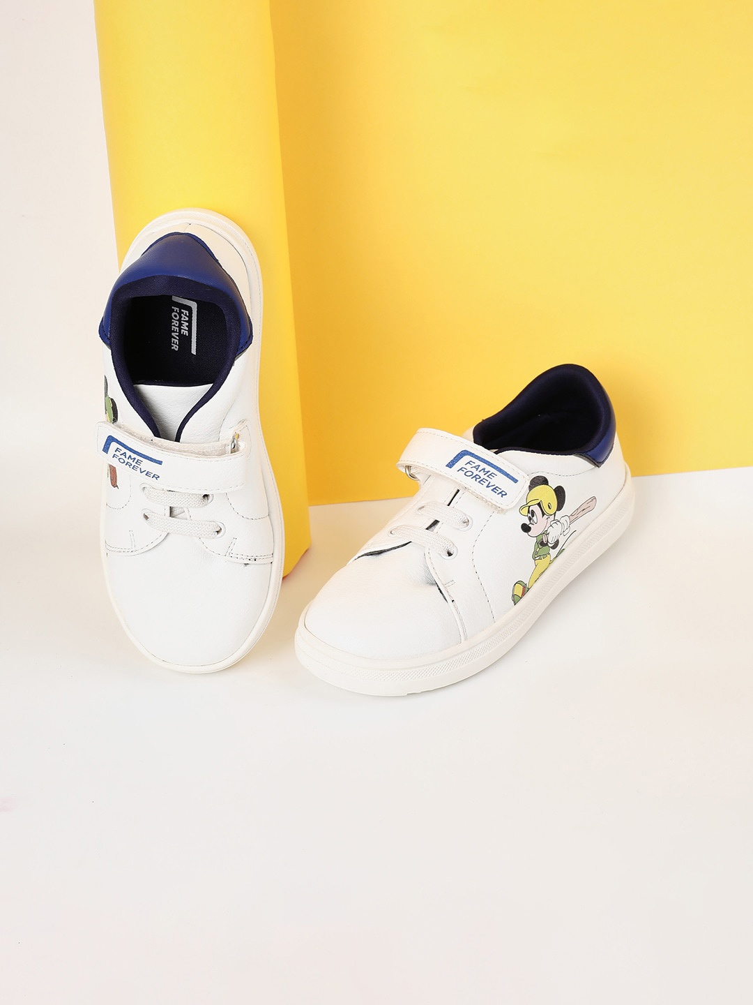 

Fame Forever by Lifestyle Boys Velcro Sneakers, White