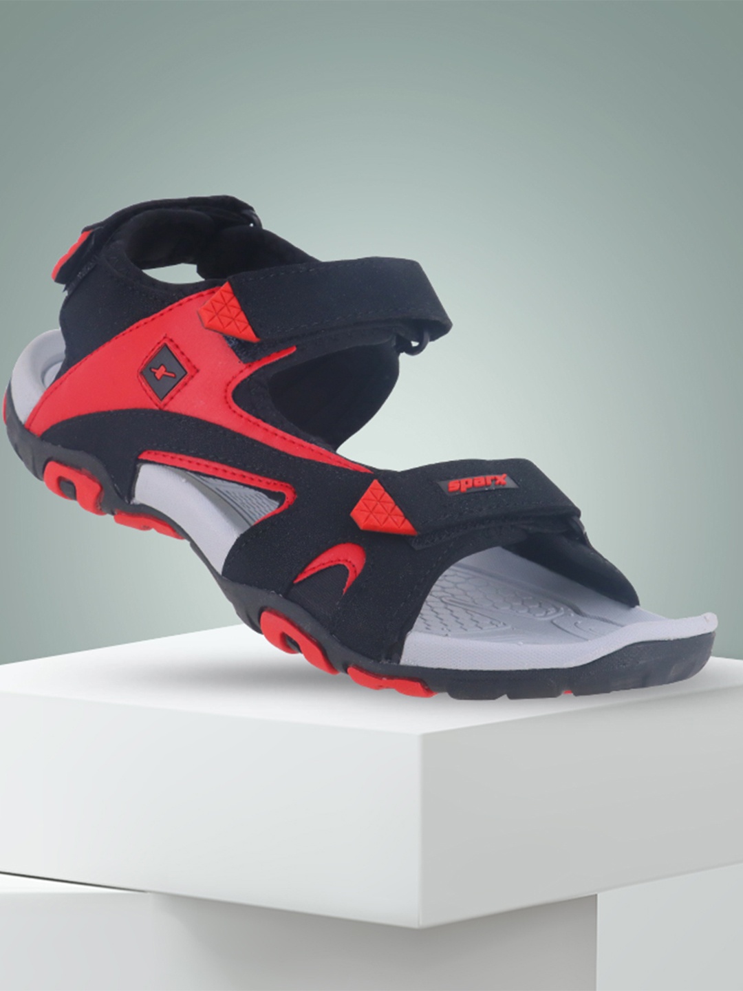 

Sparx Men Colourblocked Sports Sandals, Black