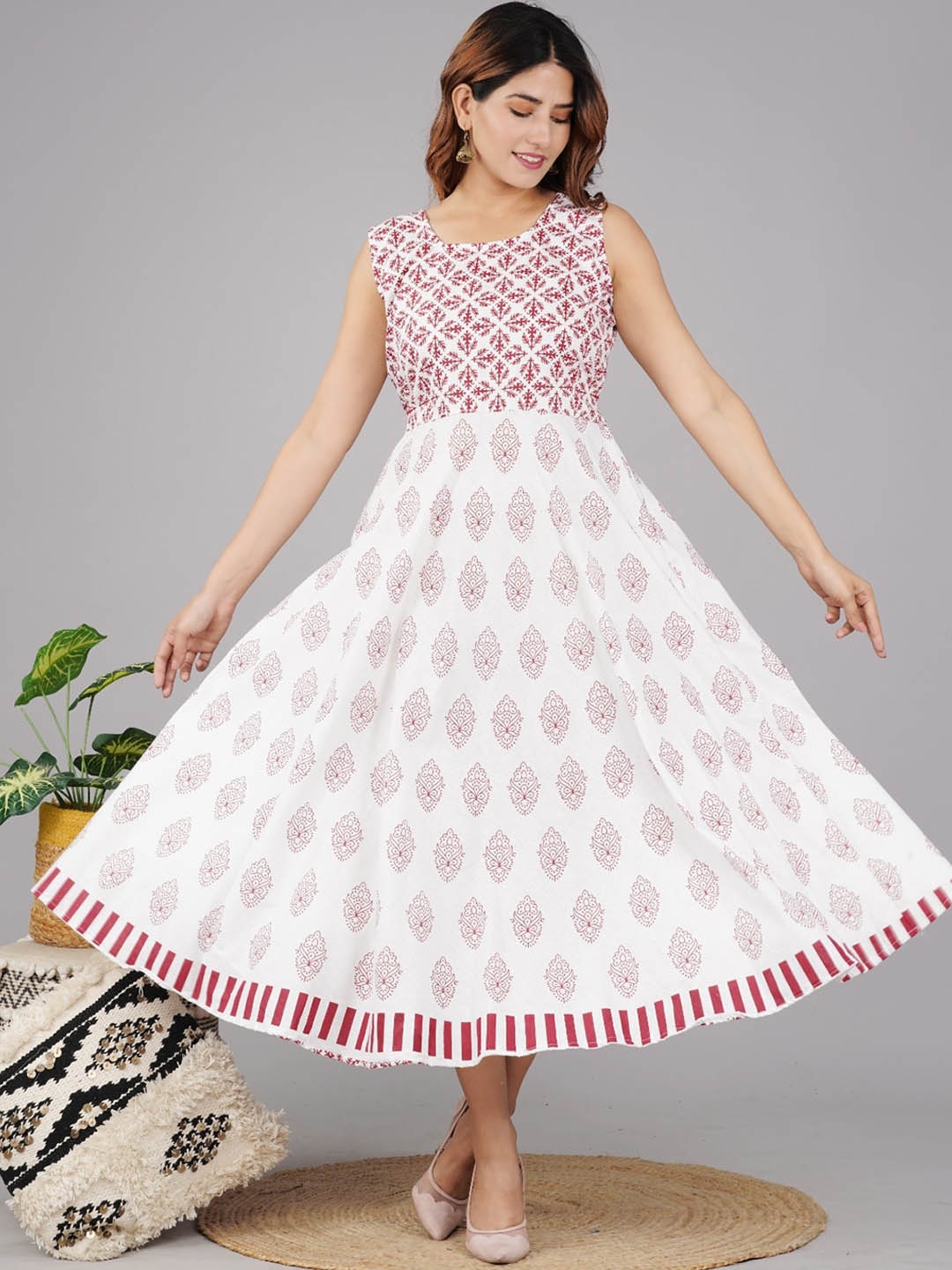 

UNIBLISS Ethnic Motif Printed Cotton Fit & Flare Midi Ethnic Dress, White