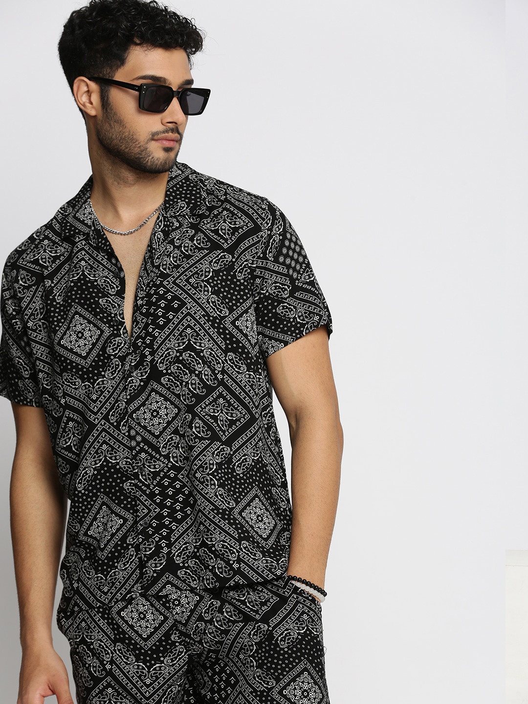 

SHOWOFF Printed Oversized Shirt With Shorts Co-Ords, Black