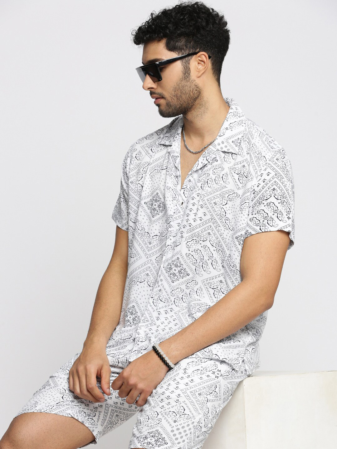 

SHOWOFF Ethnic Motifs Printed Oversized Shirt With Shorts, White