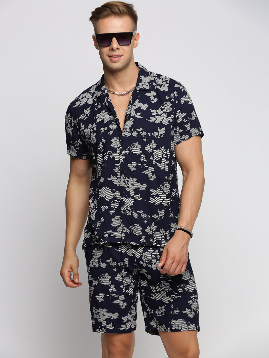 

SHOWOFF Floral Printed Oversized Shirt With Shorts, Navy blue