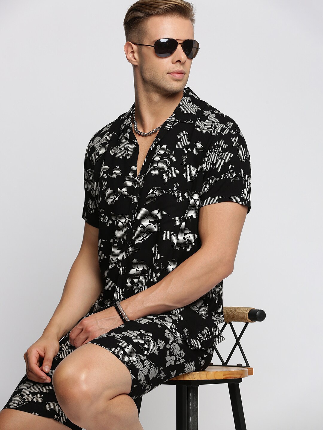 

SHOWOFF Floral Printed Oversized Shirt With Shorts, Black