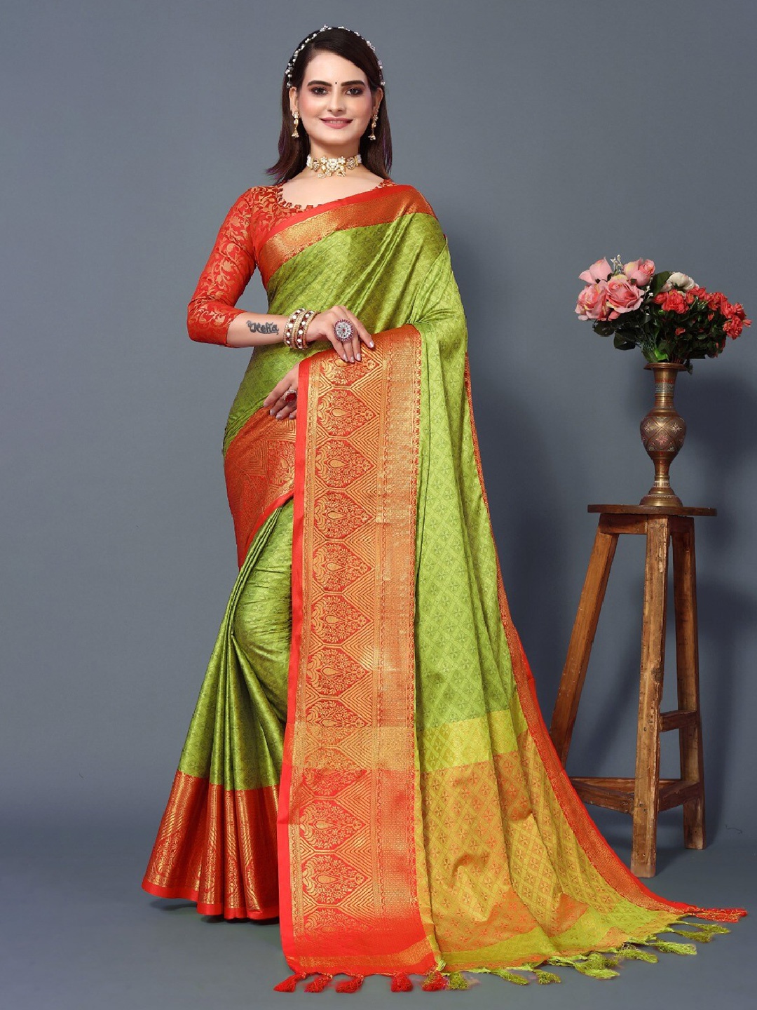 

DWINI Ethnic Motifs Woven Design Zari Silk Cotton Dharmavaram Saree, Lime green